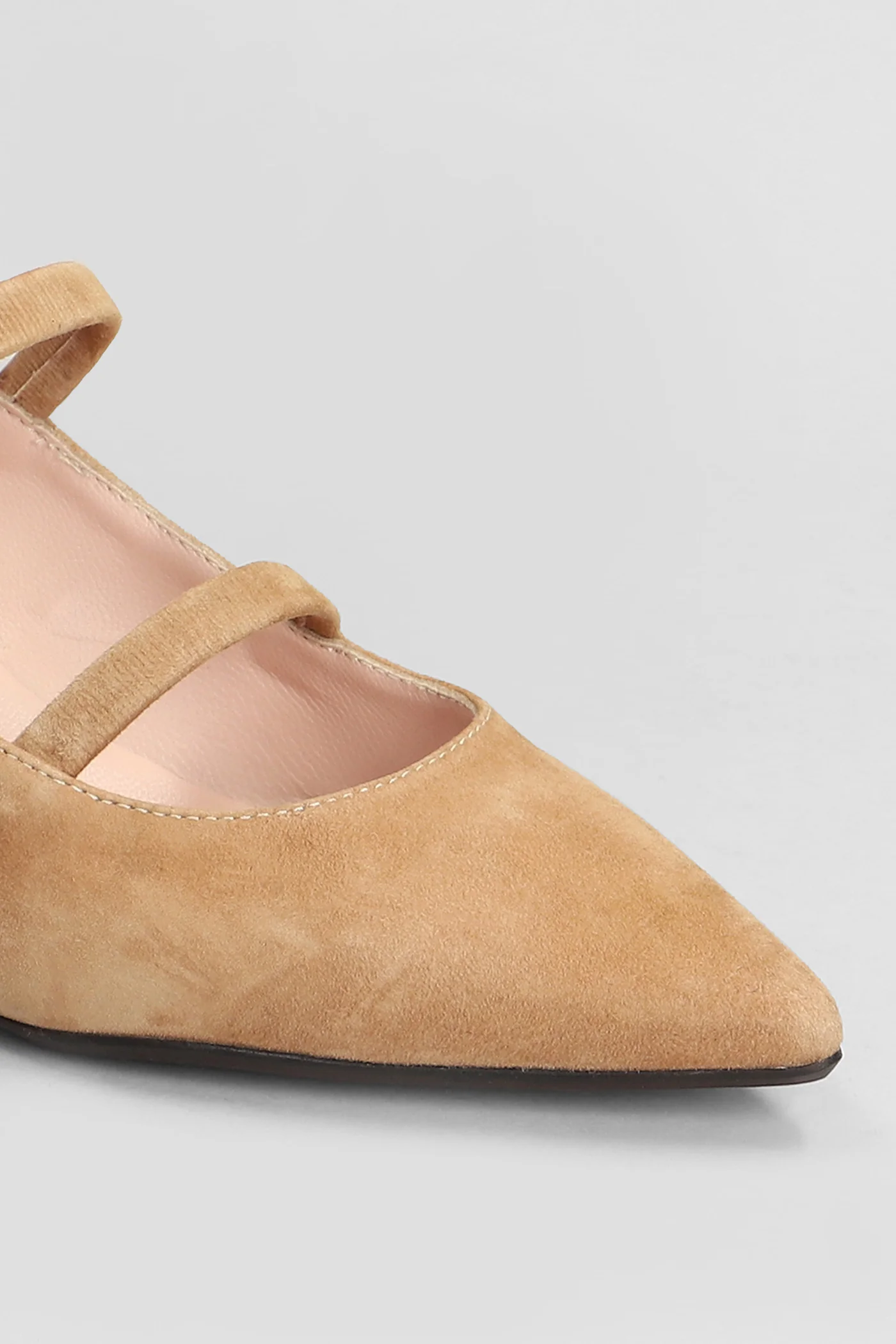 Pumps in Camel suede - Image 5