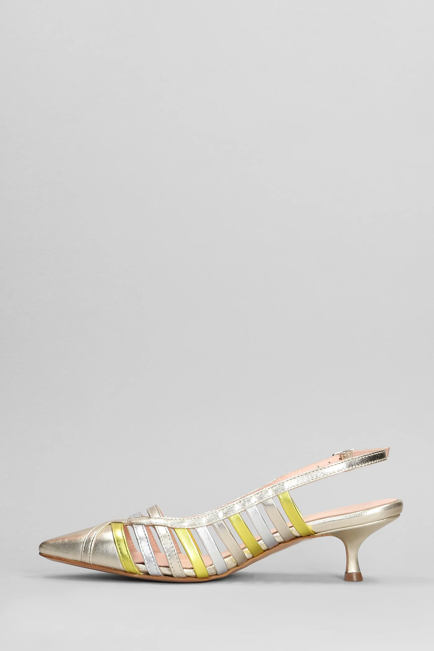 Pumps in platinum leather - Image 3