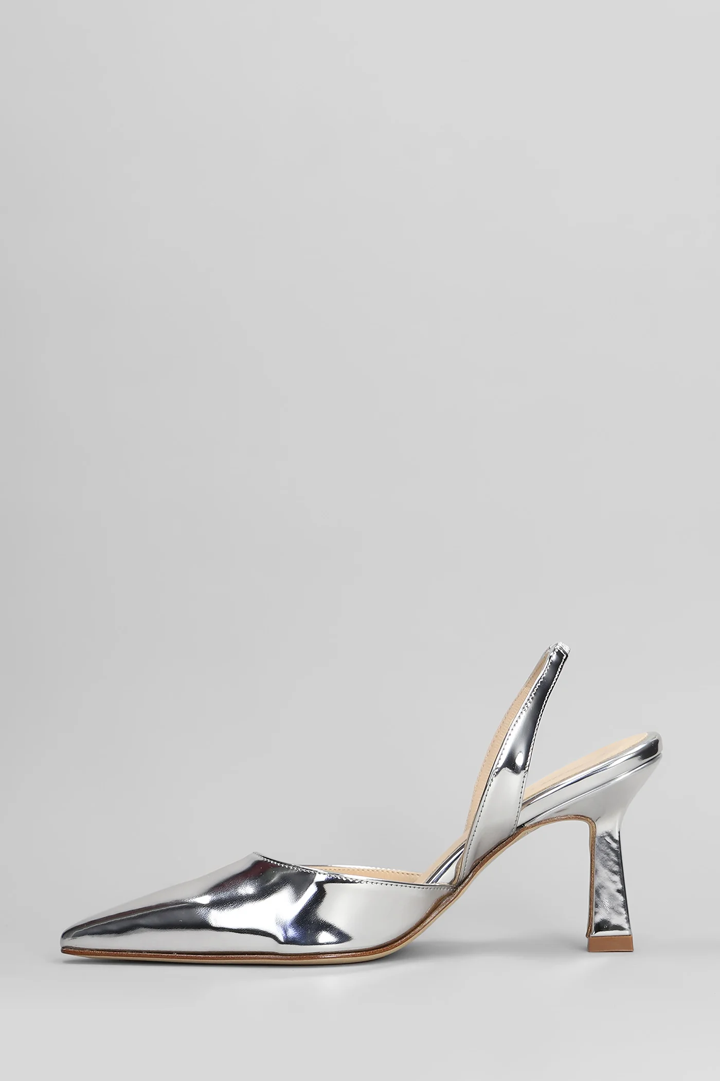 Pumps in silver leather - Image 3