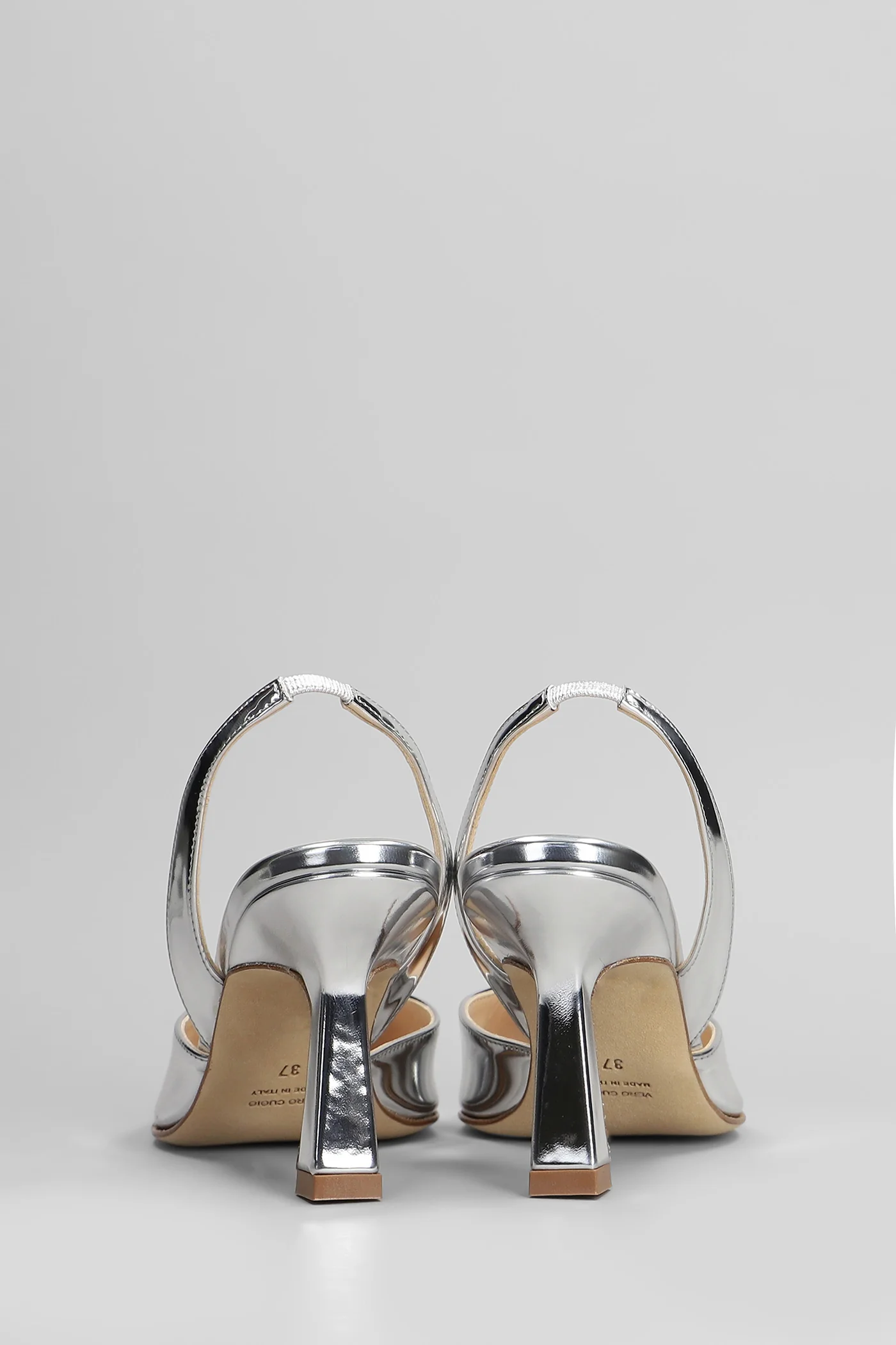 Pumps in silver leather - Image 4