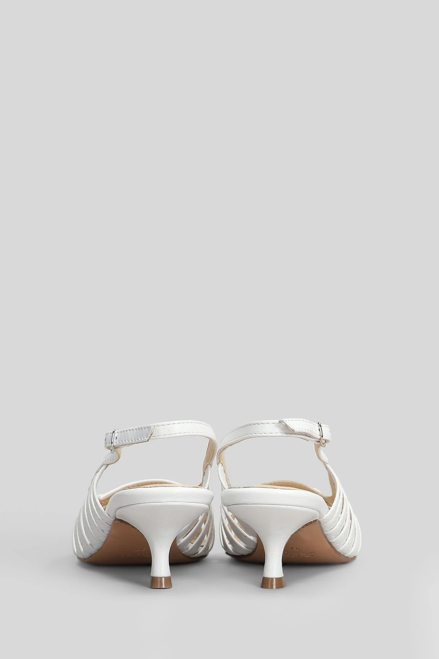Pumps in white leather - Image 4
