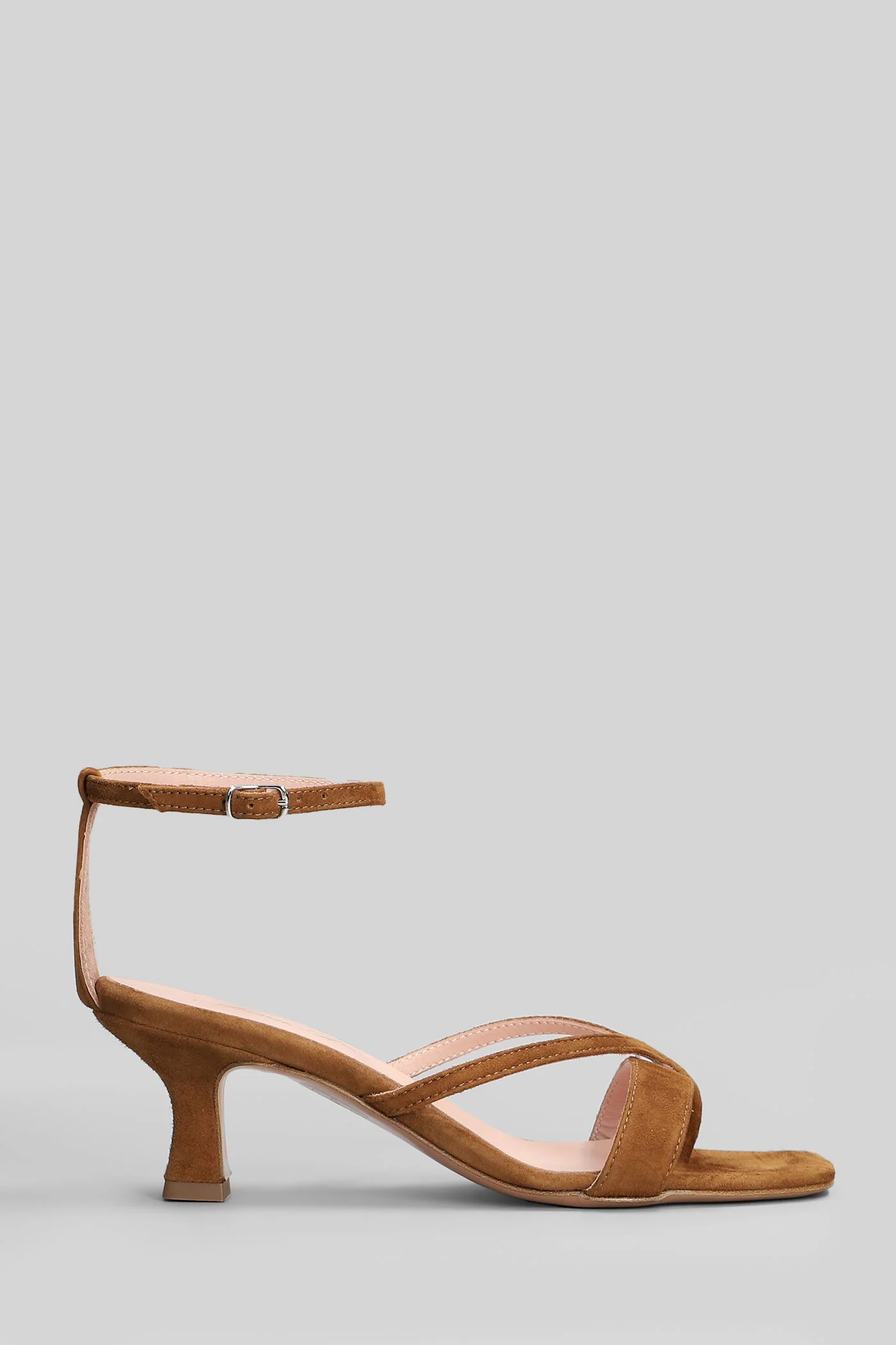 Sandals in leather color suede