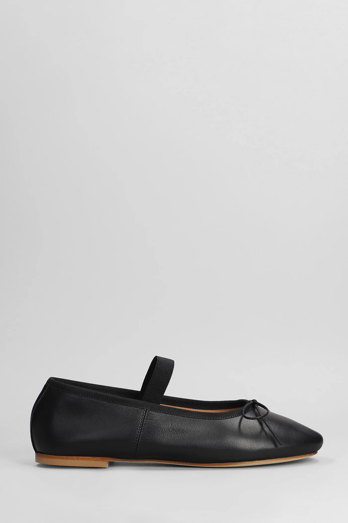 Ballet flats in black leather