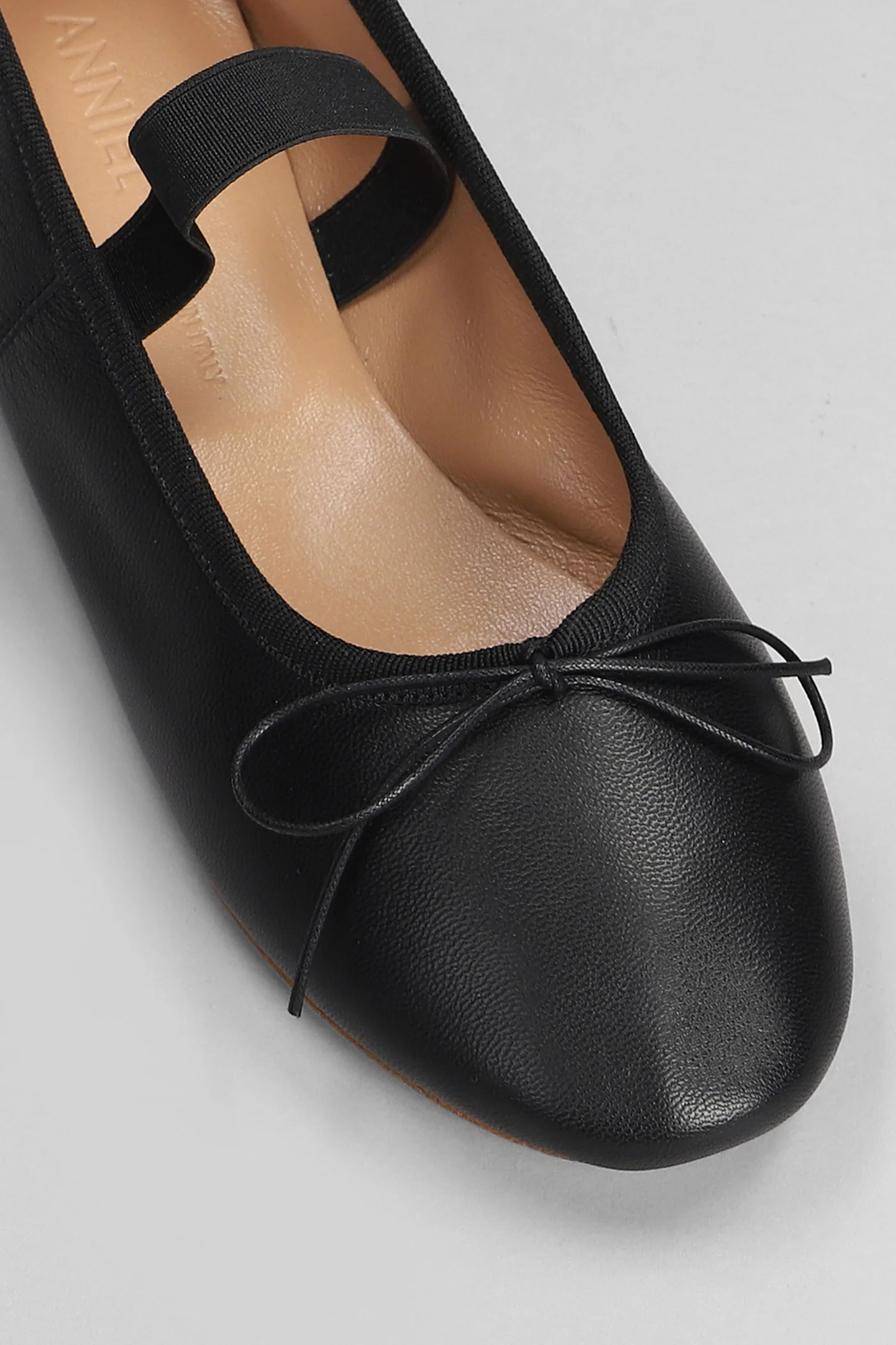 Ballet flats in black leather - Image 5