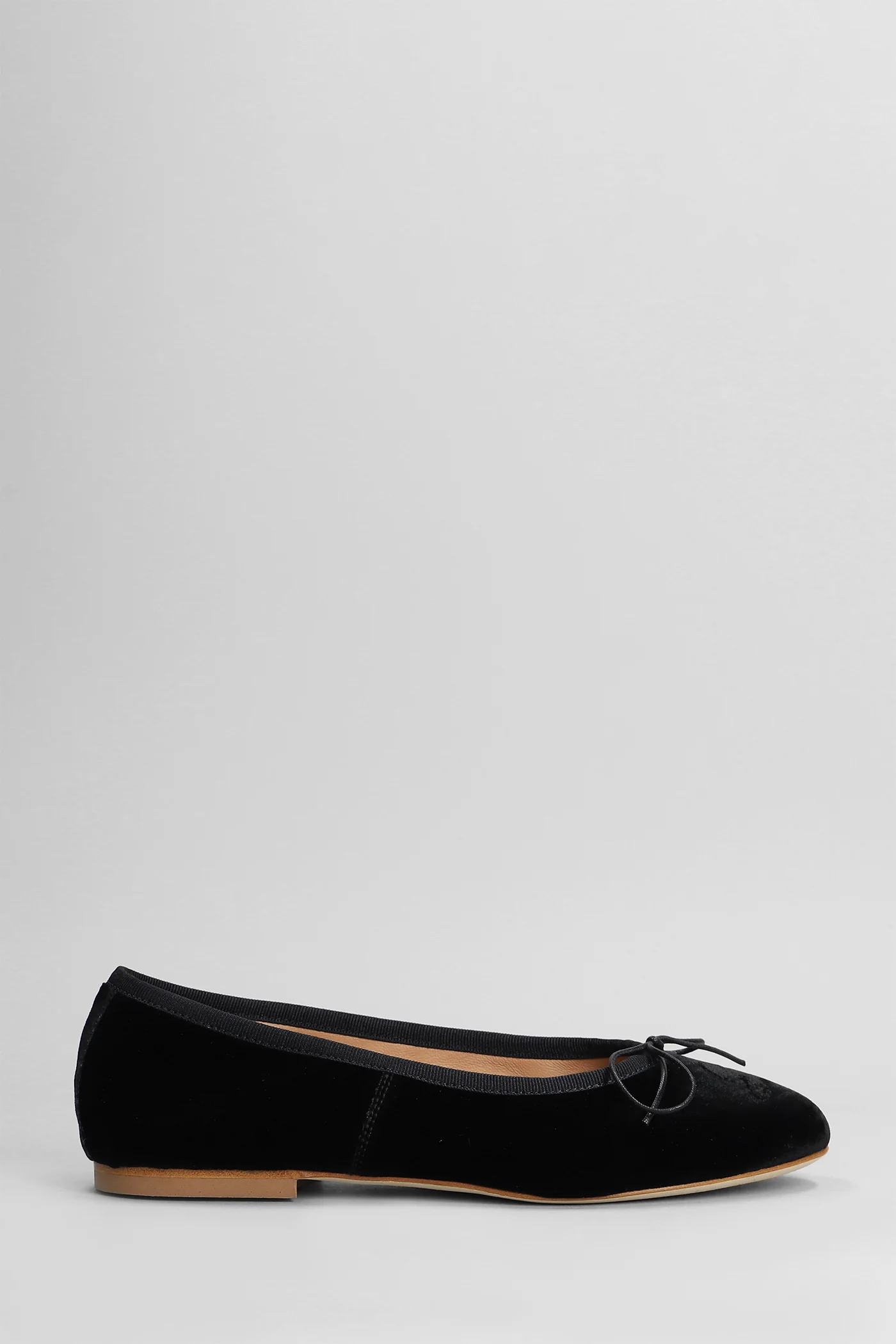 Ballet flats in black velvet