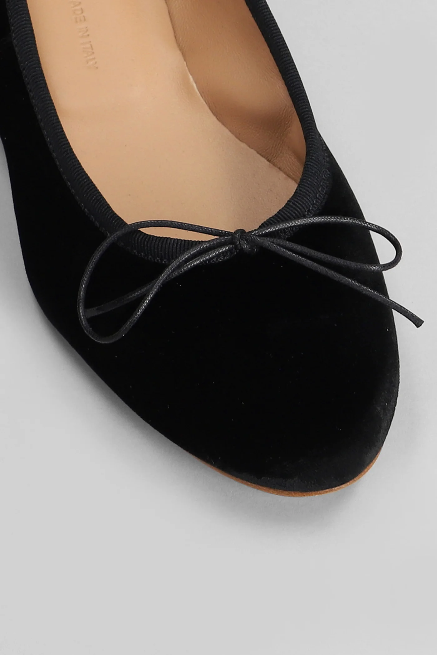 Ballet flats in black velvet - Image 5