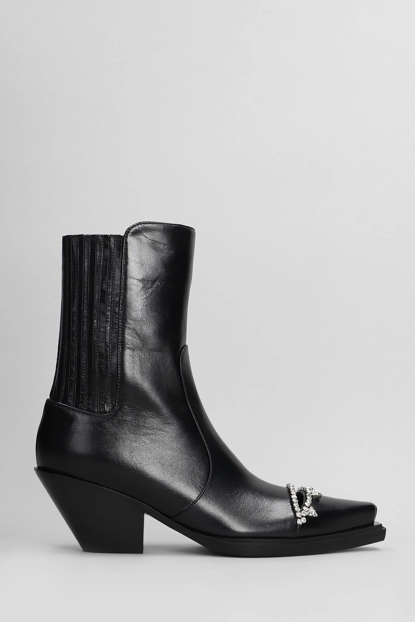 Ankle boots in black leather
