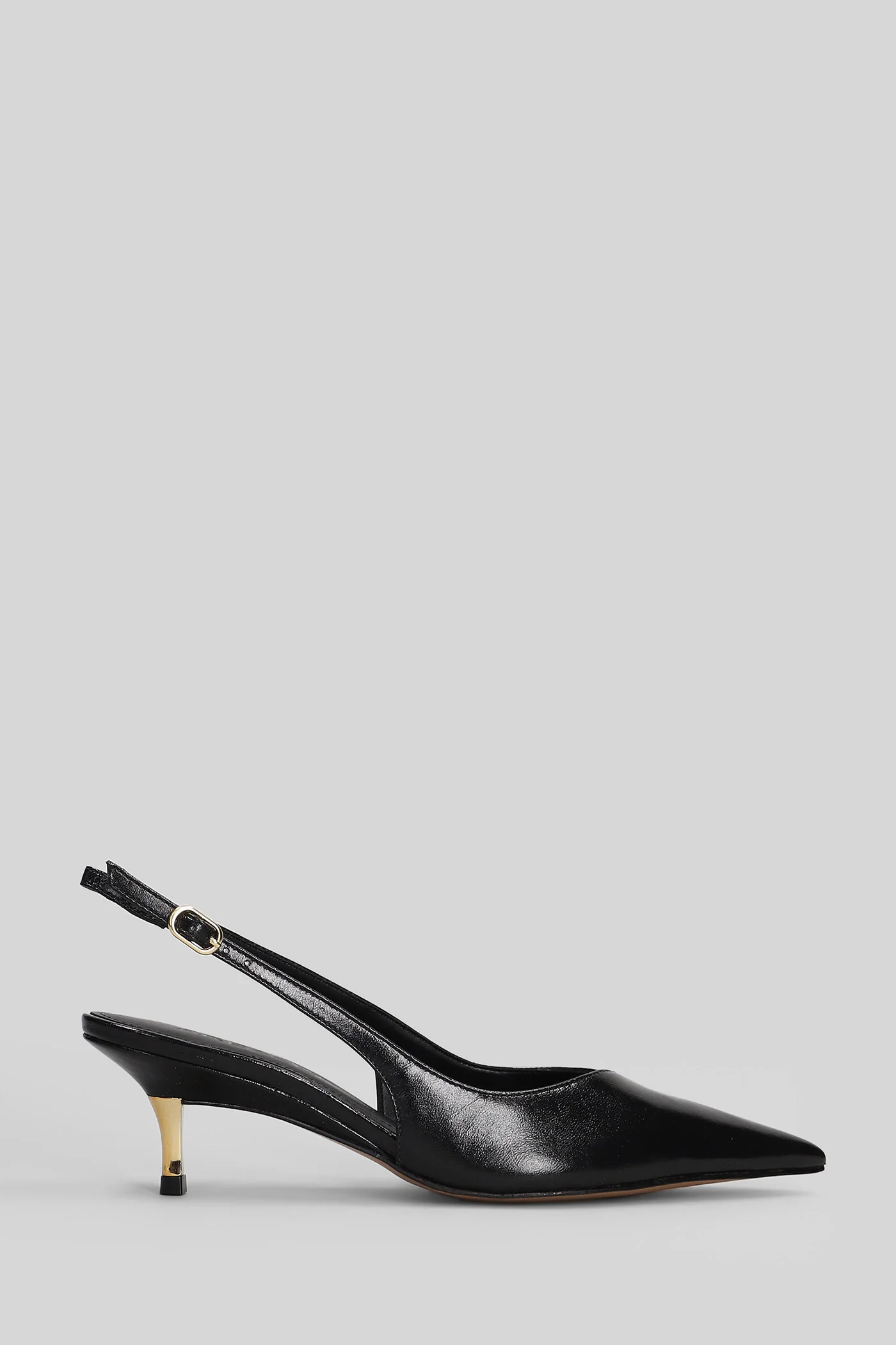 Pumps in black leather