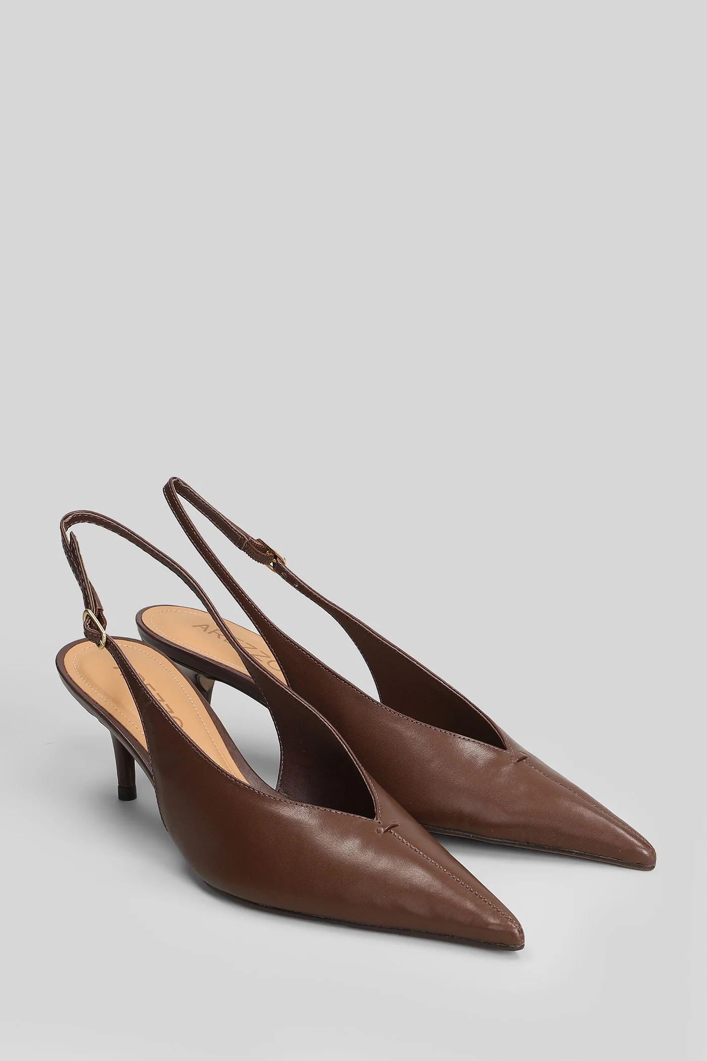 Pumps in brown leather - Image 2