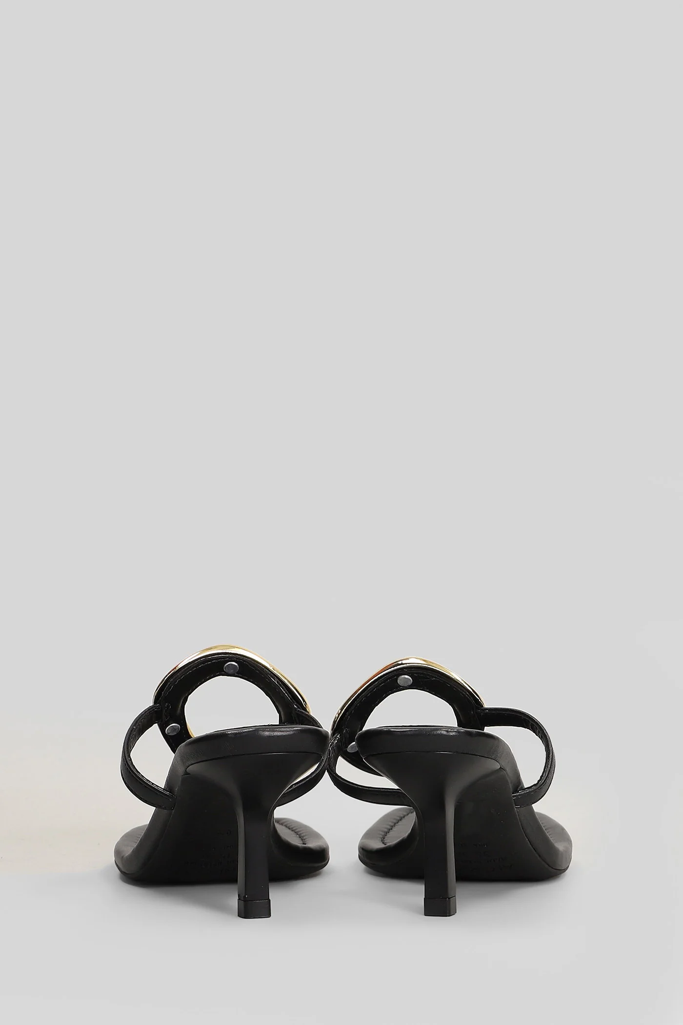 Sandals in black leather - Image 4