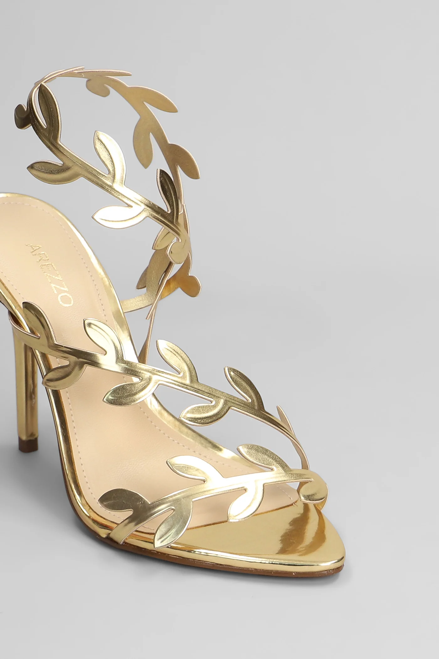 Sandals in gold leather - Image 5