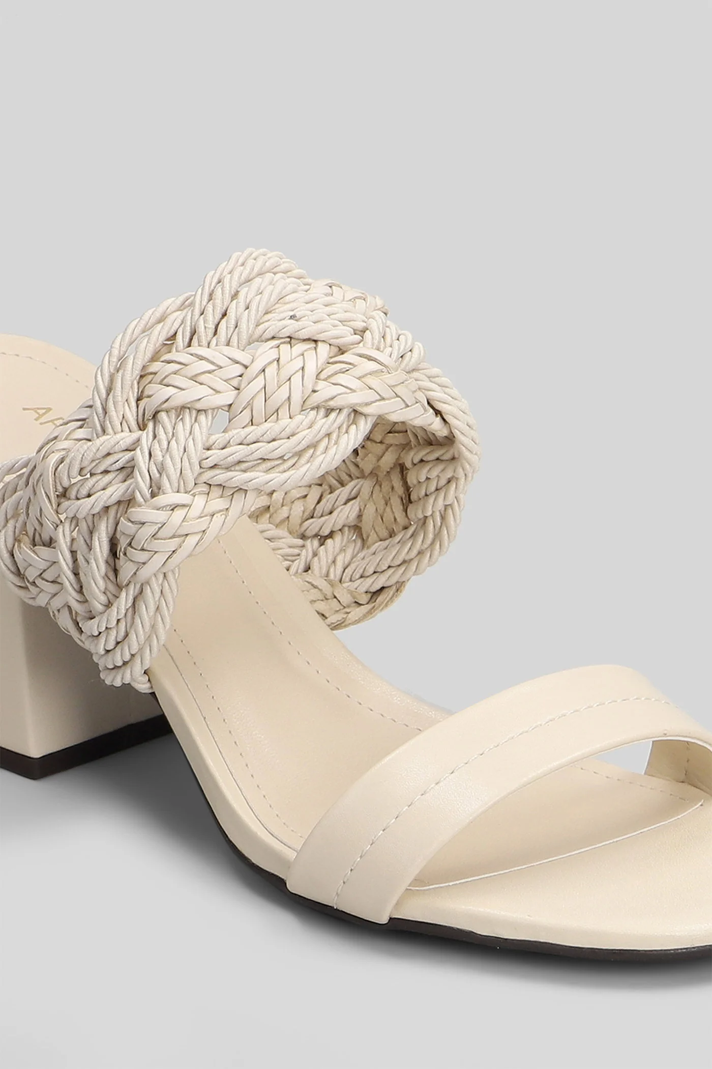 Sandals in white leather - Image 5
