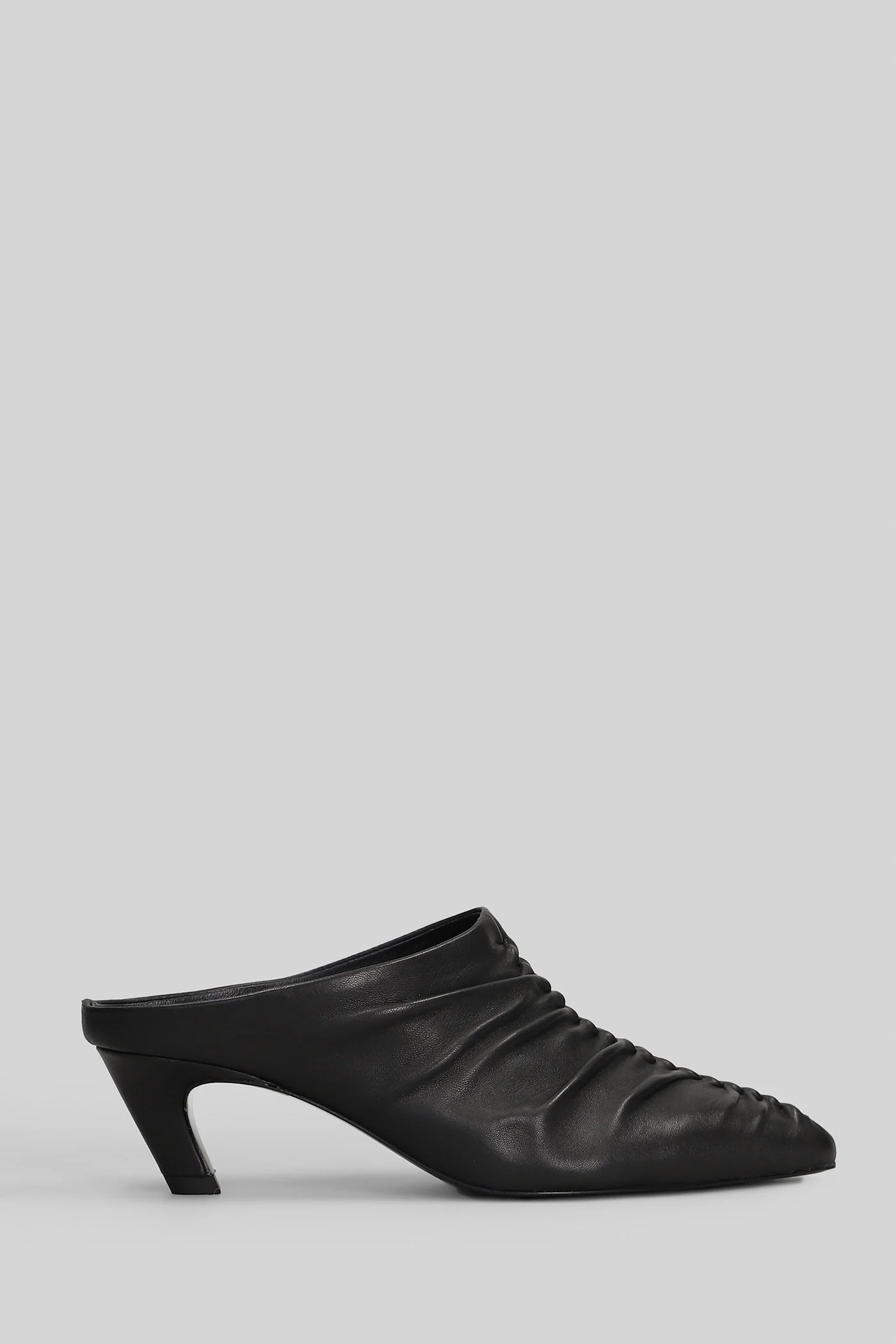 Viva  in black leather - Image 21