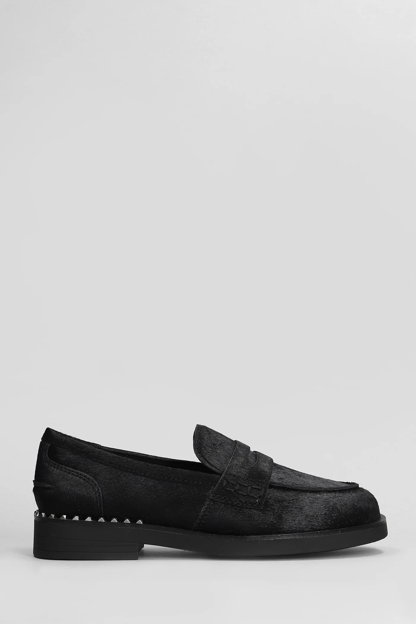 Winina Loafers in black pony skin