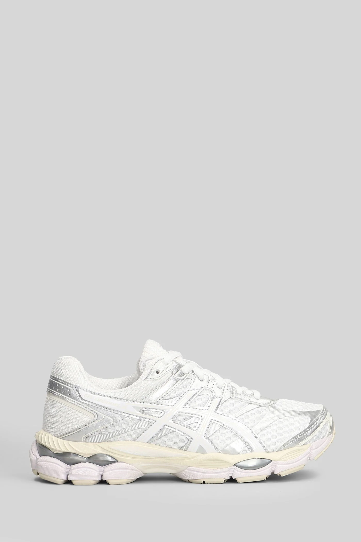 Gel-Cumulus 16 Sneakers in white leather and fabric
