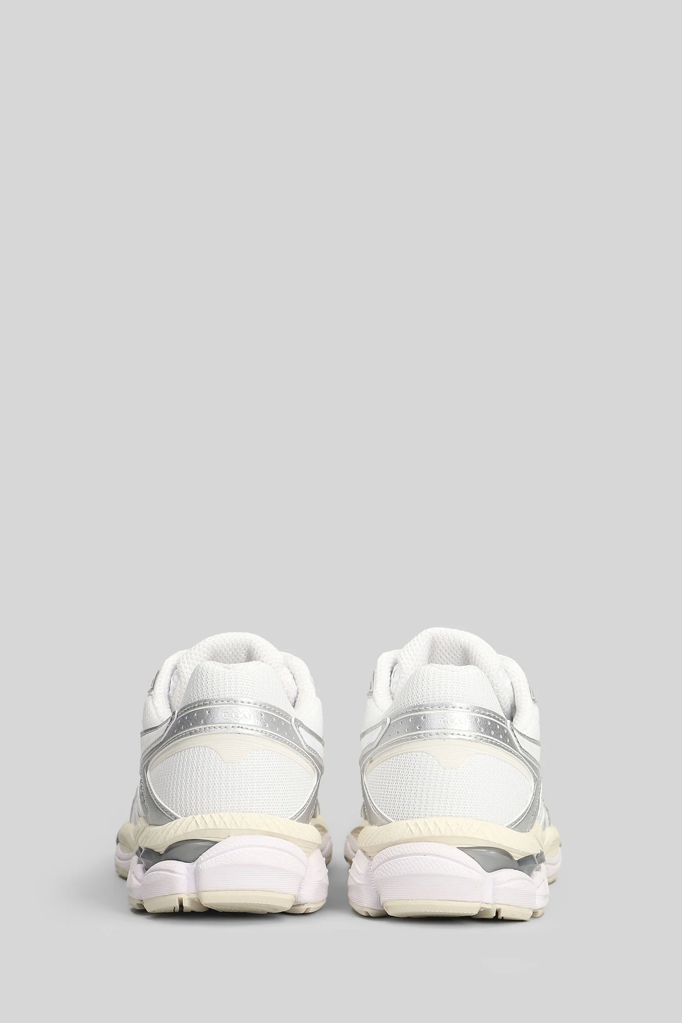 Gel-Cumulus 16 Sneakers in white leather and fabric - Image 4