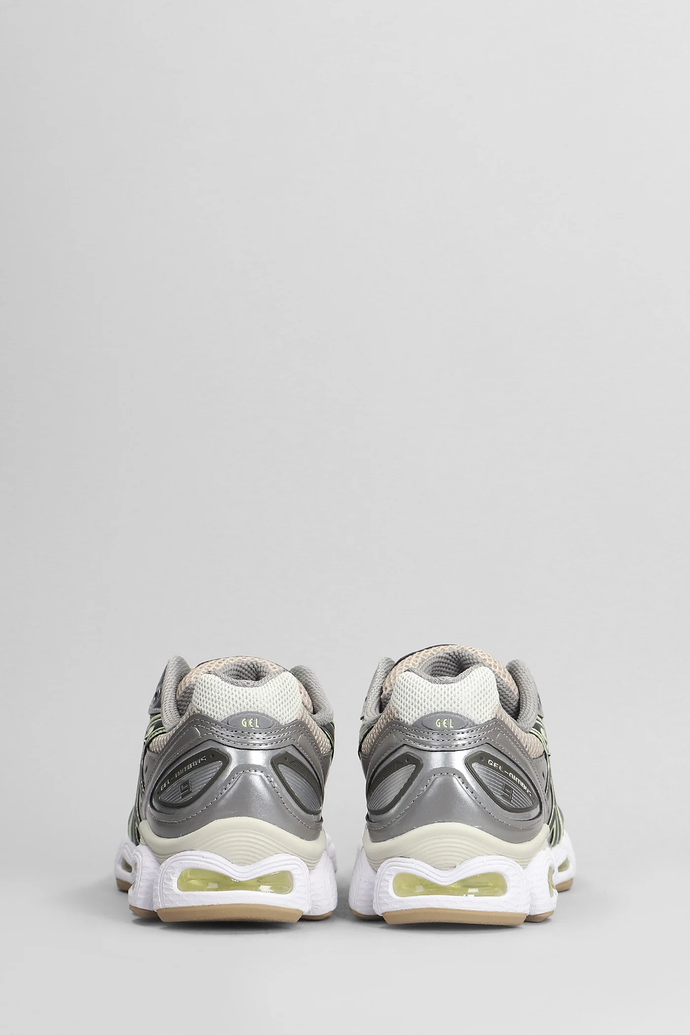 Gel-Nimbus 9 Sneakers in silver leather and fabric - Image 4