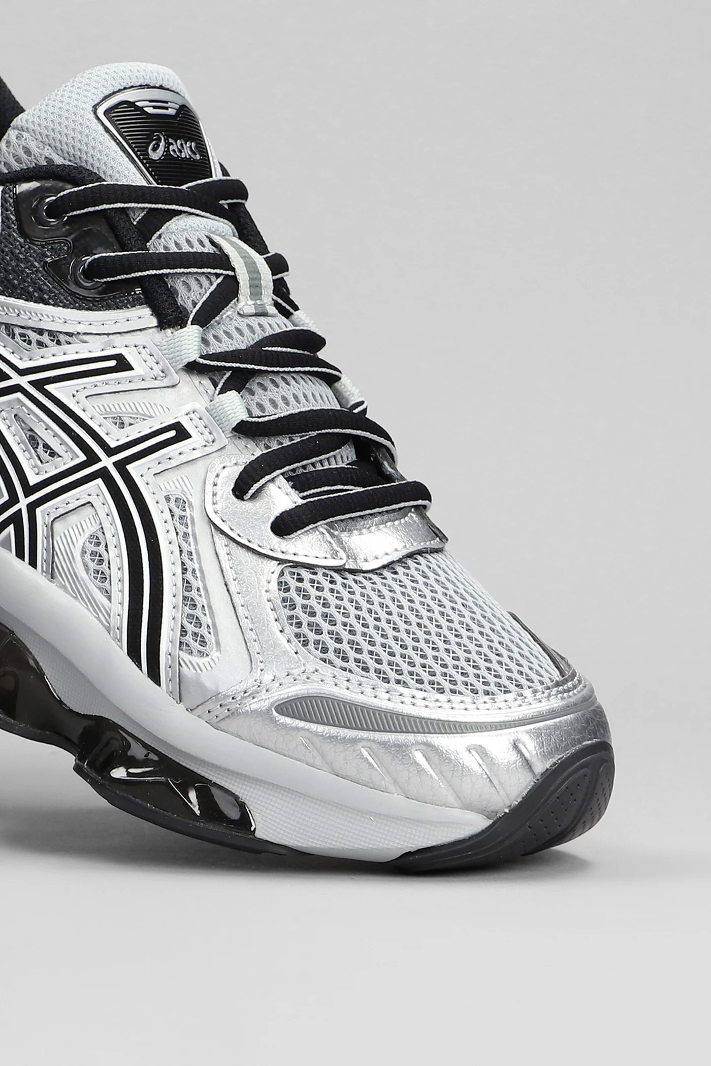 Gel-Quantum Kinetic Sneakers in silver leather and fabric - Image 5