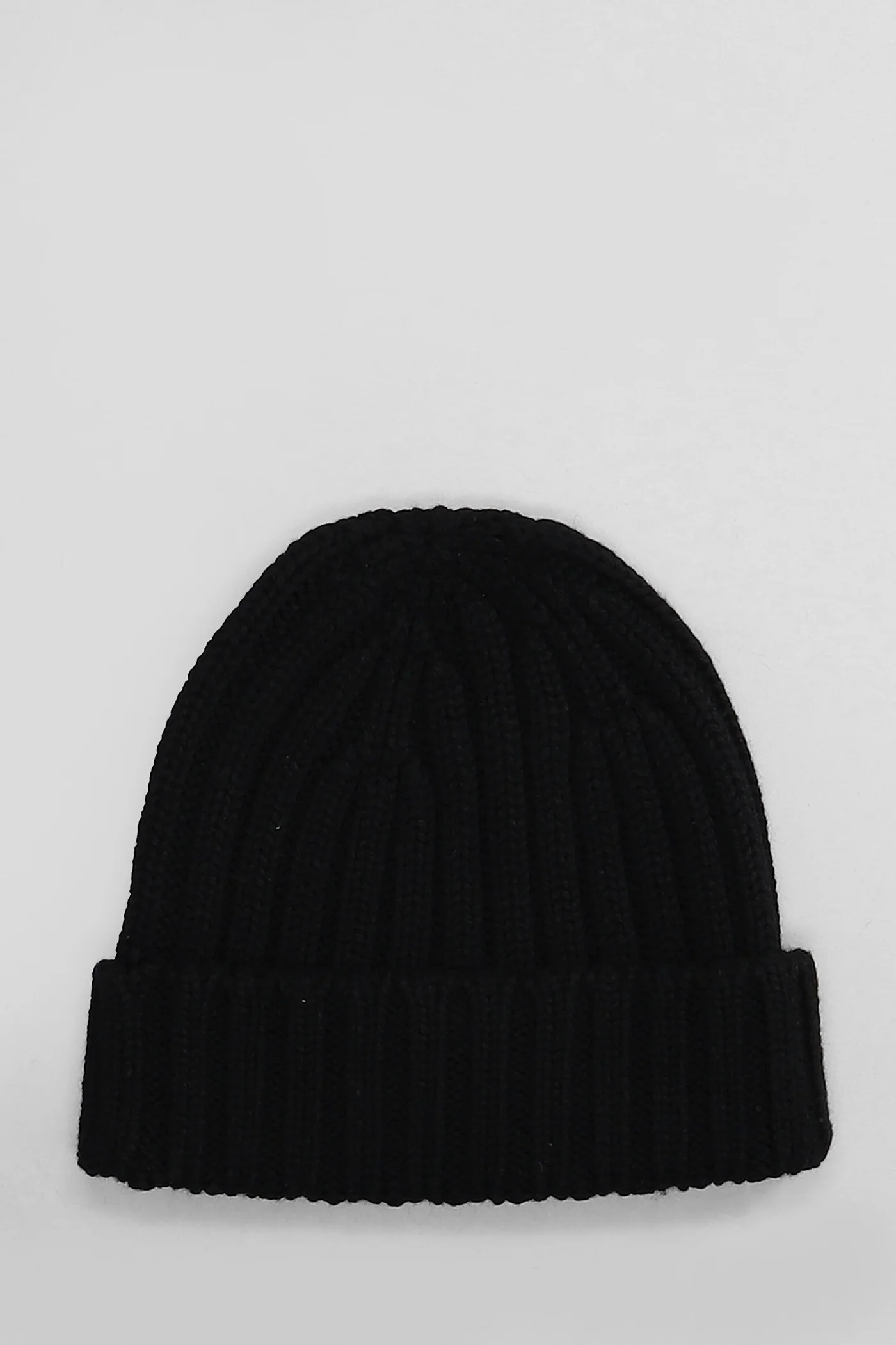 1c01 Hats in black wool