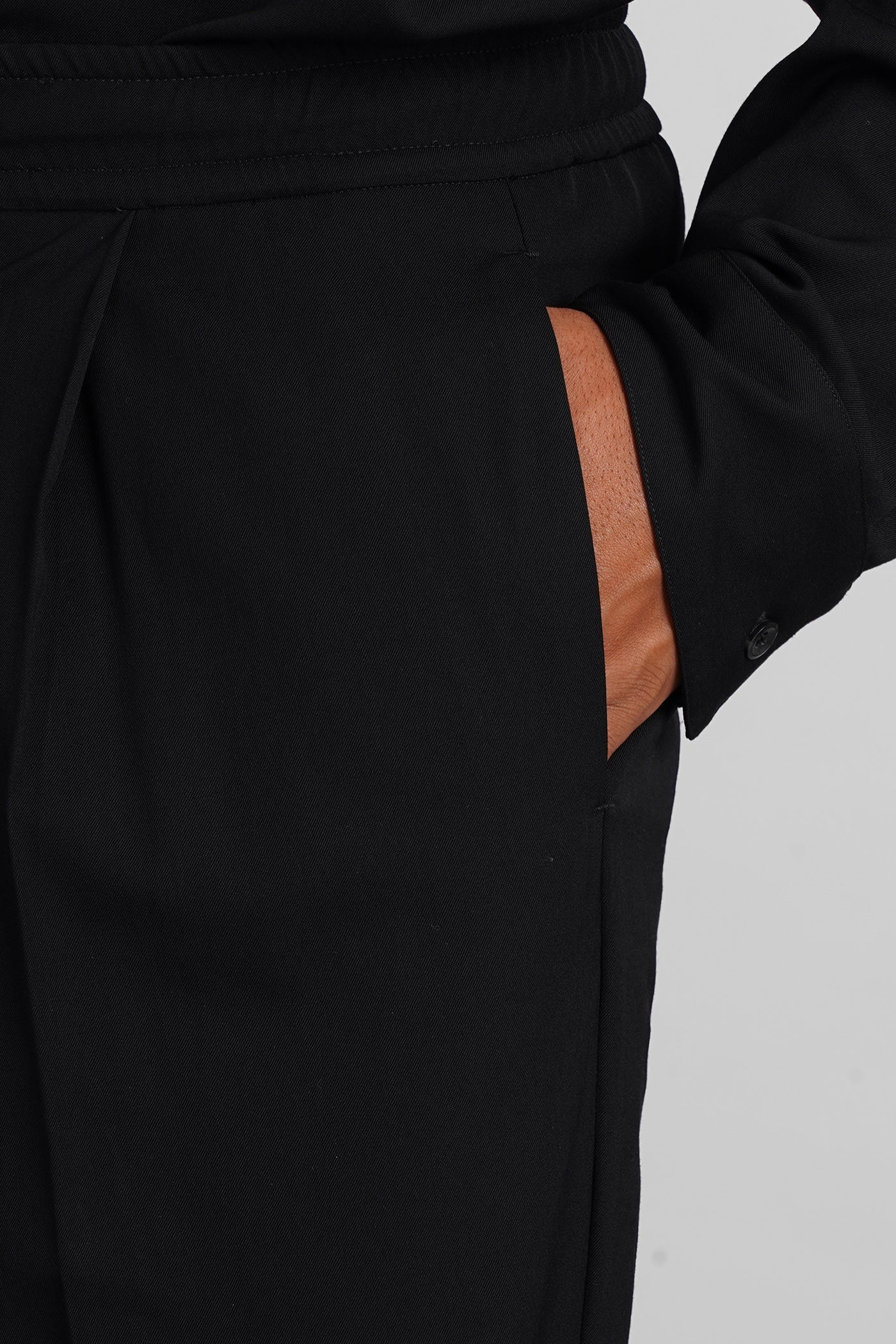 Pants in black wool - Image 5