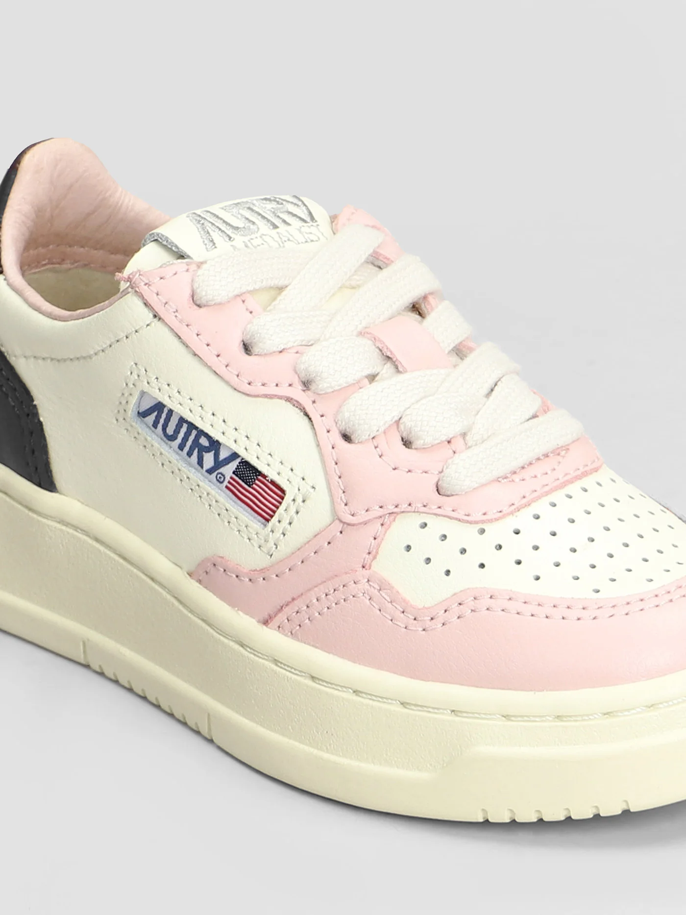 Medalist Sneakers in rose-pink leather - Image 5