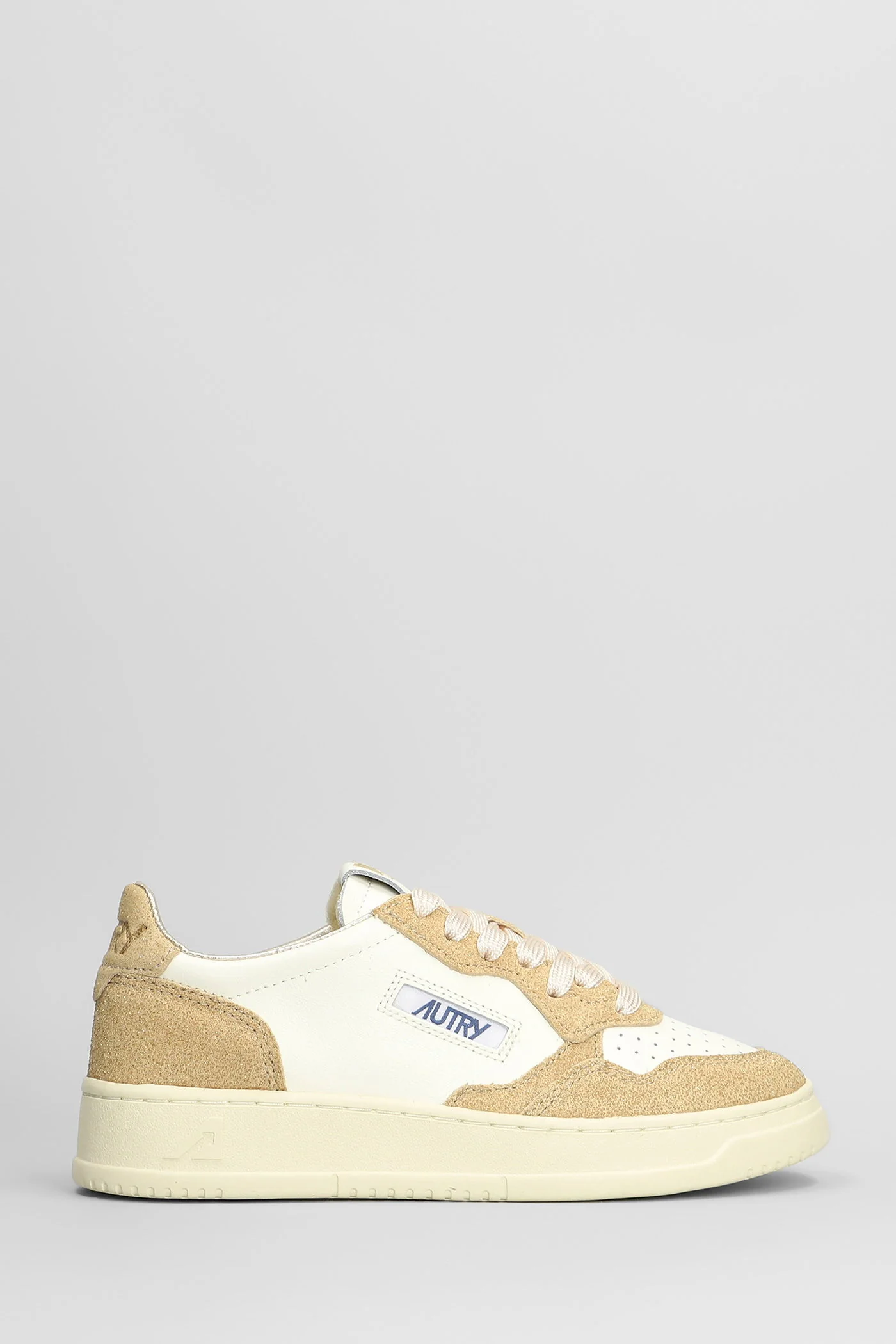 Medalist Low Sneakers in beige leather