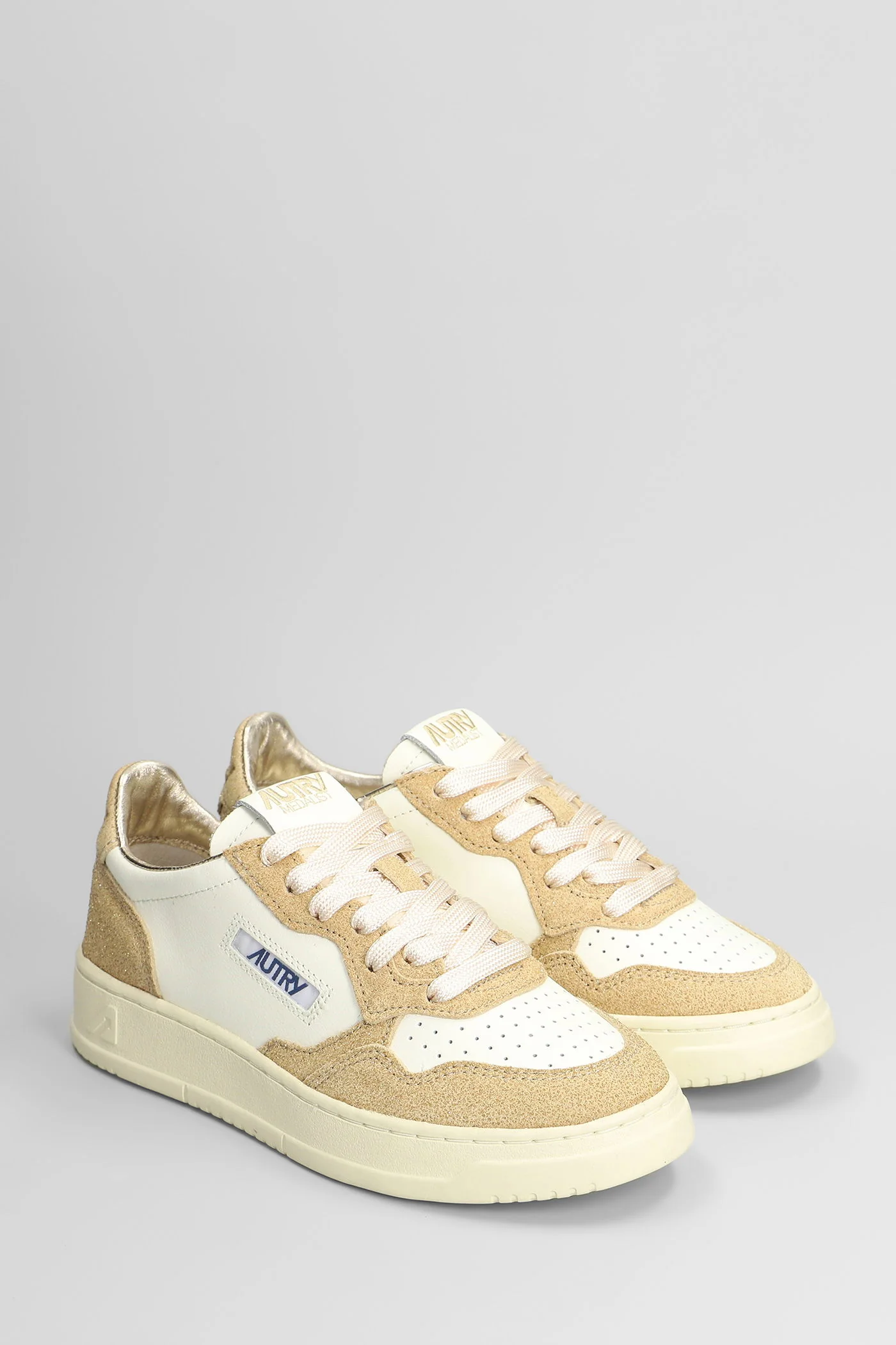 Medalist Low Sneakers in beige leather - Image 2