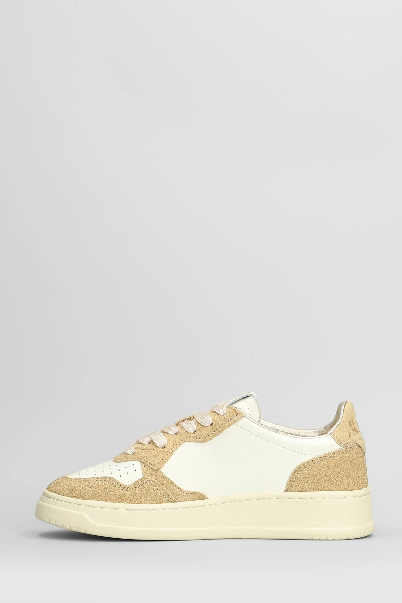 Medalist Low Sneakers in beige leather - Image 3