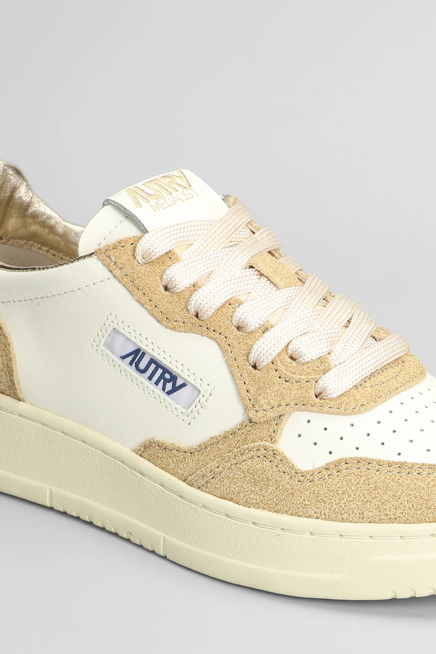 Medalist Low Sneakers in beige leather - Image 5