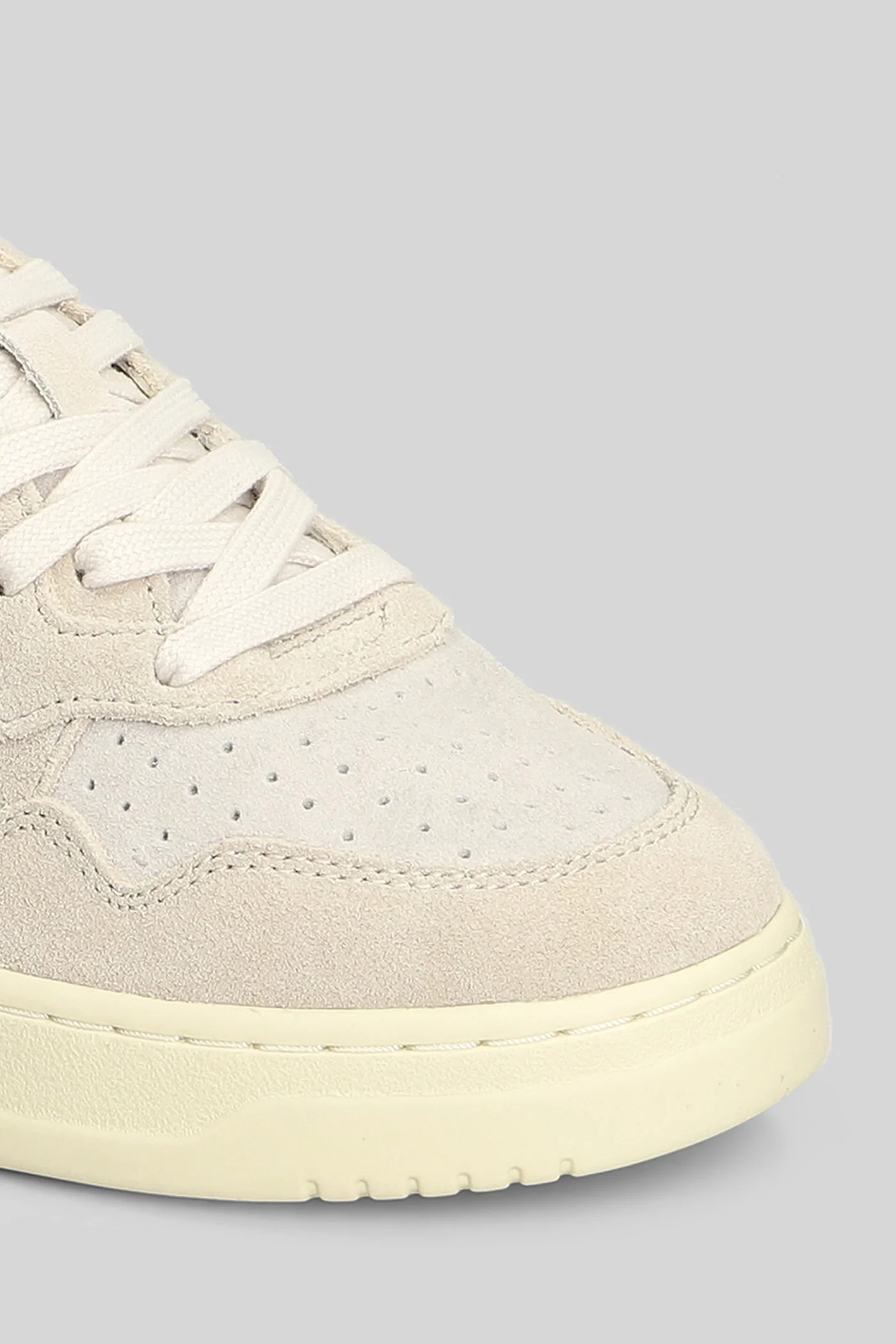 Medalist Low Sneakers in beige suede - Image 5