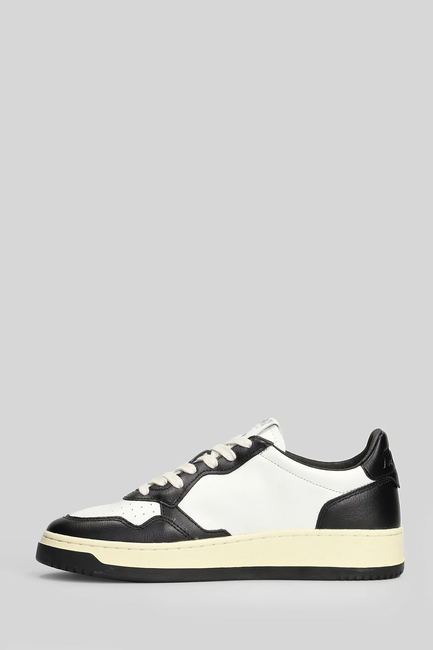 Medalist Low Sneakers in black leather - Image 3