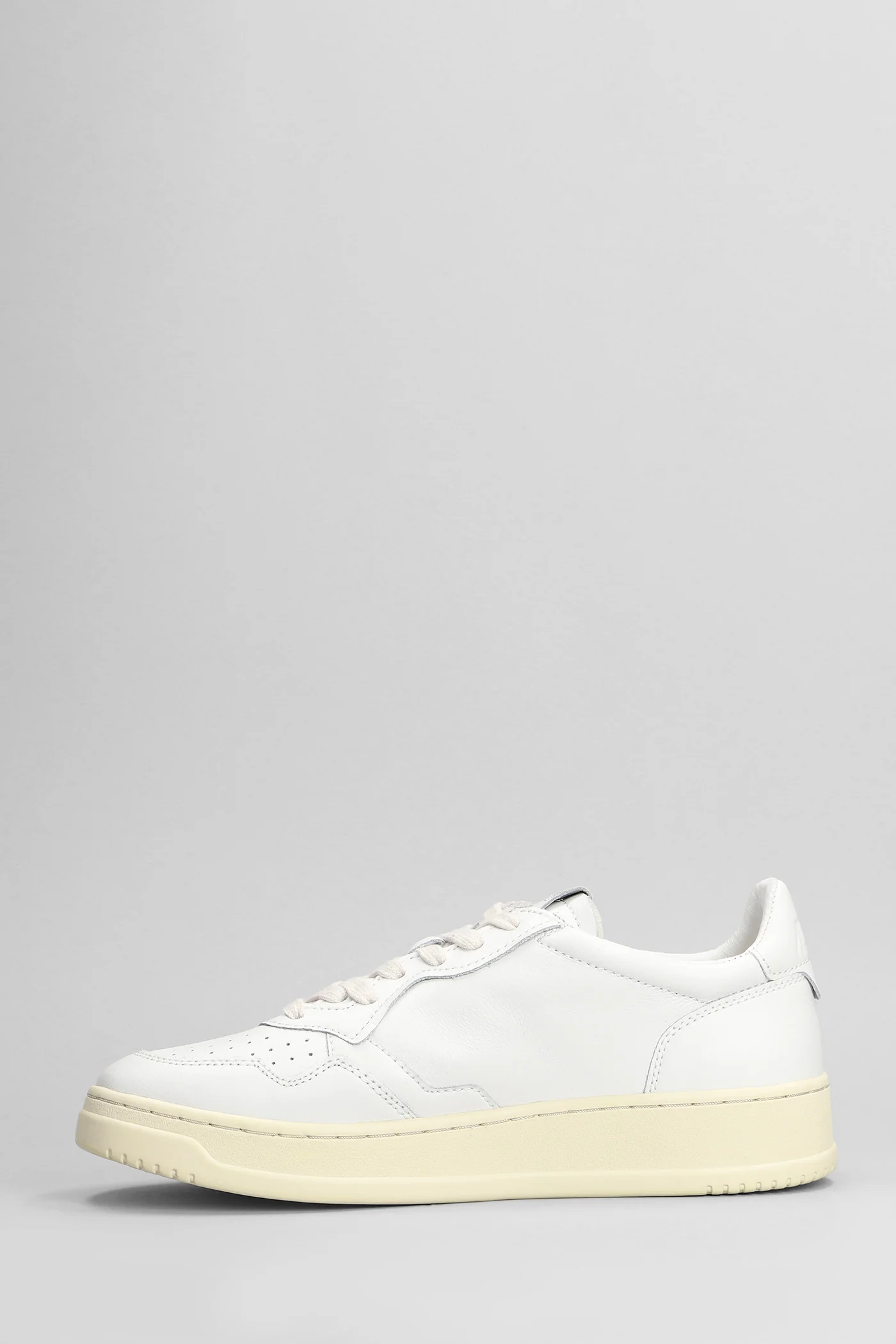 Medalist Low Sneakers in white leather - Image 3
