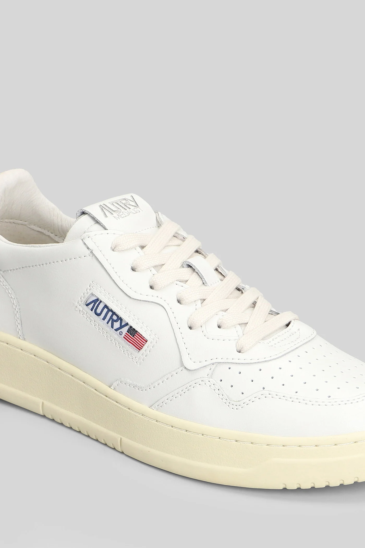 Medalist Low Sneakers in white leather - Image 5