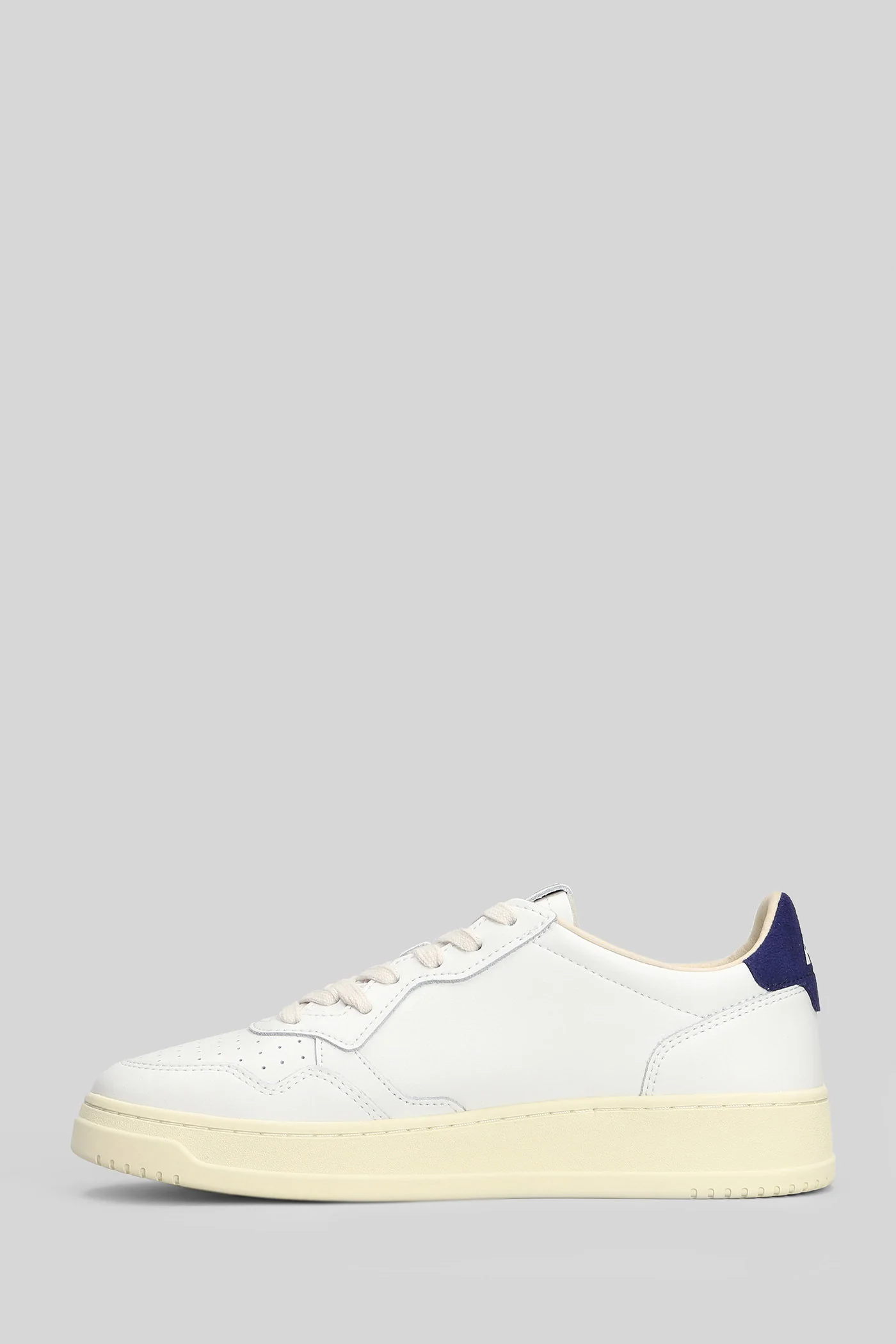 Medalist Low Sneakers in white leather - Image 3