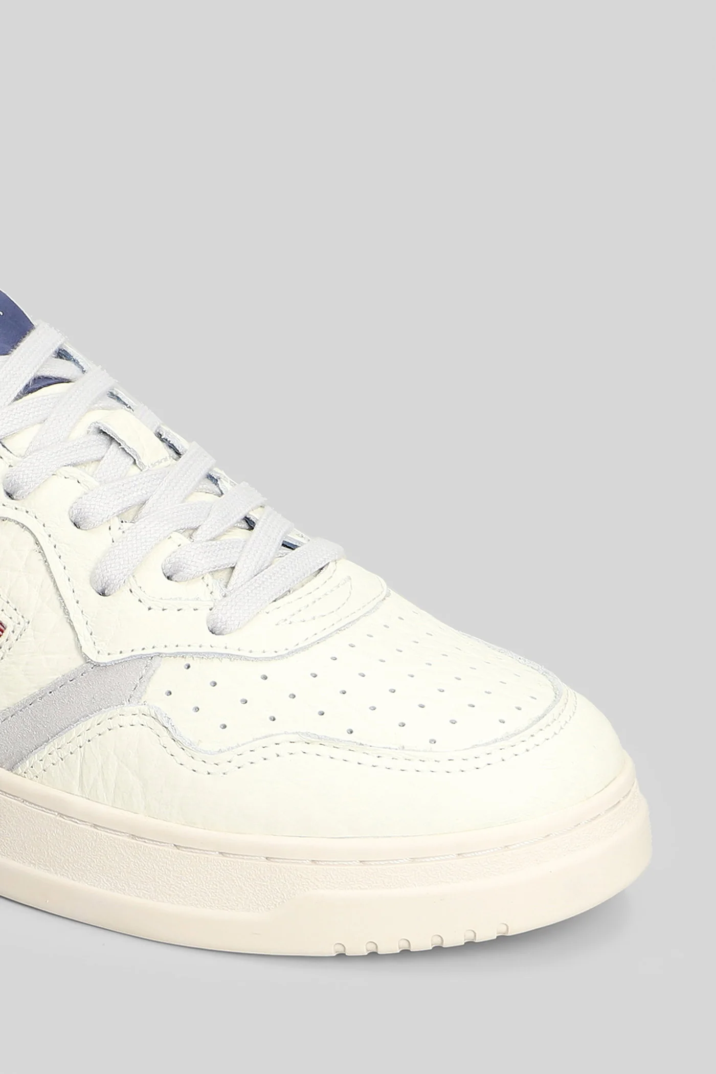 Medalist Low Sneakers in white leather - Image 5