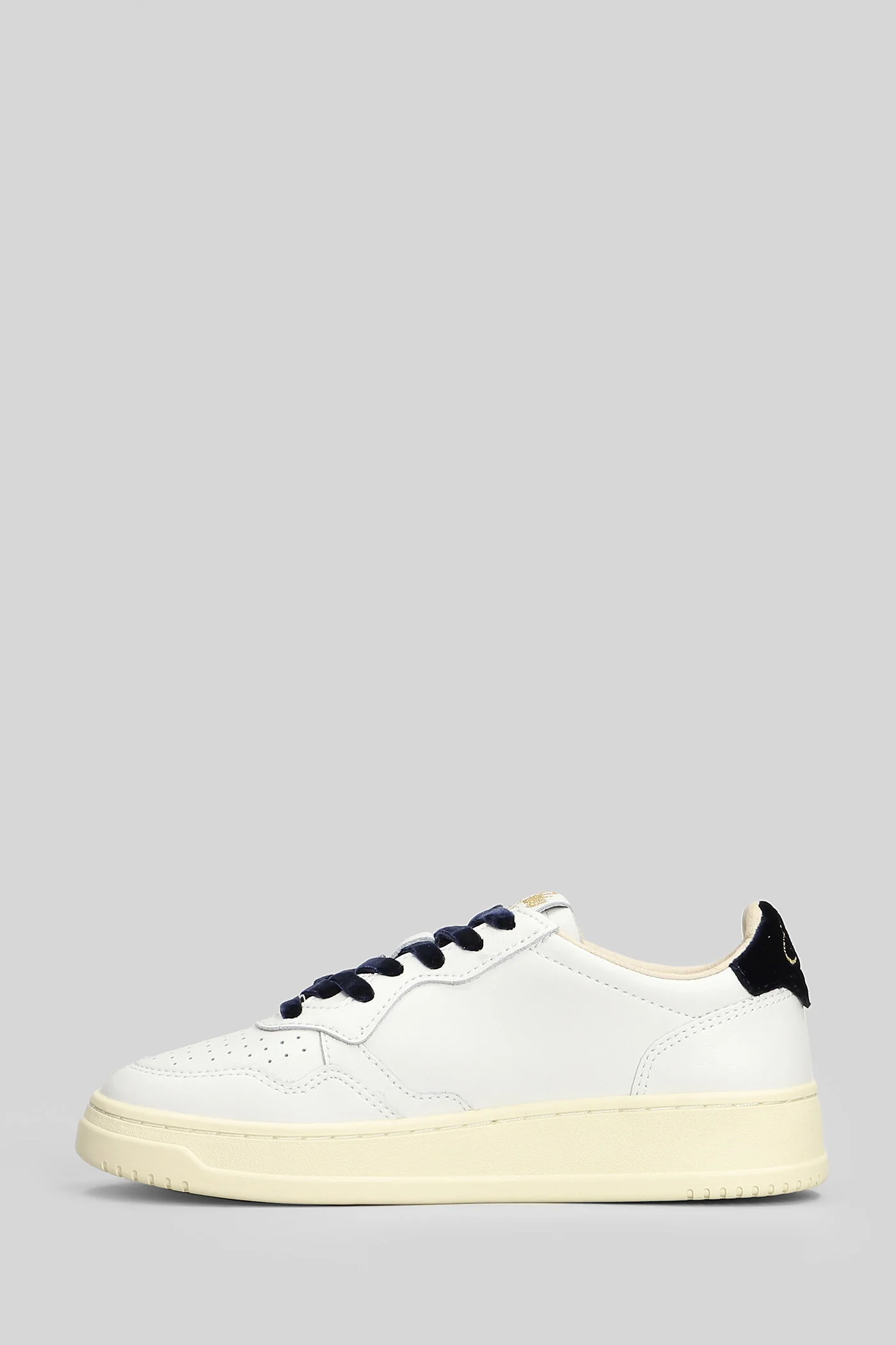 Medalist Low Sneakers in white leather - Image 3