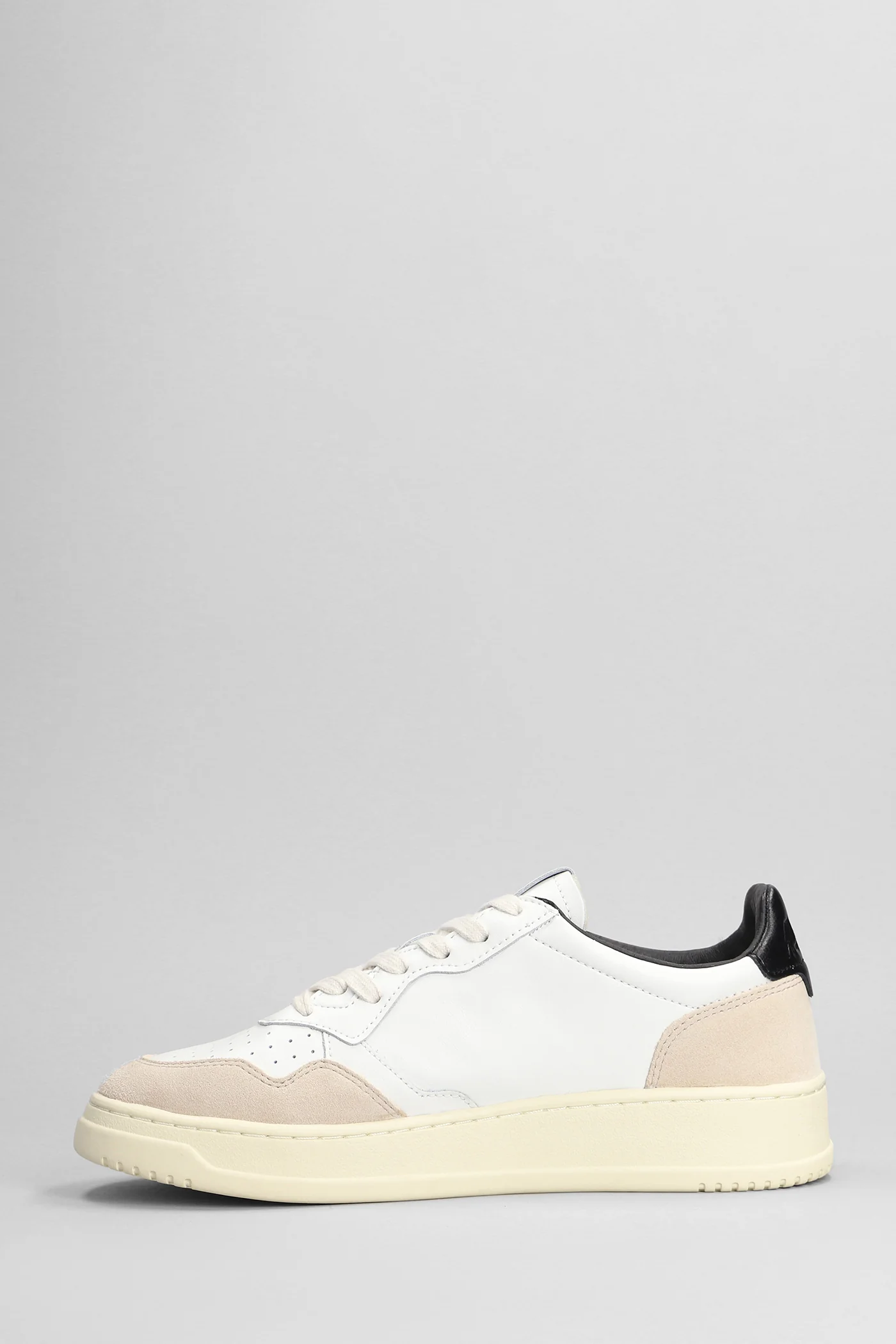 Medalist Low Sneakers in white suede and leather - Image 3