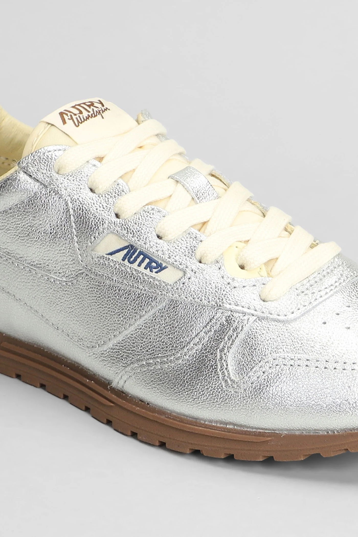 Windspin Low Sneakers in silver leather - Image 5