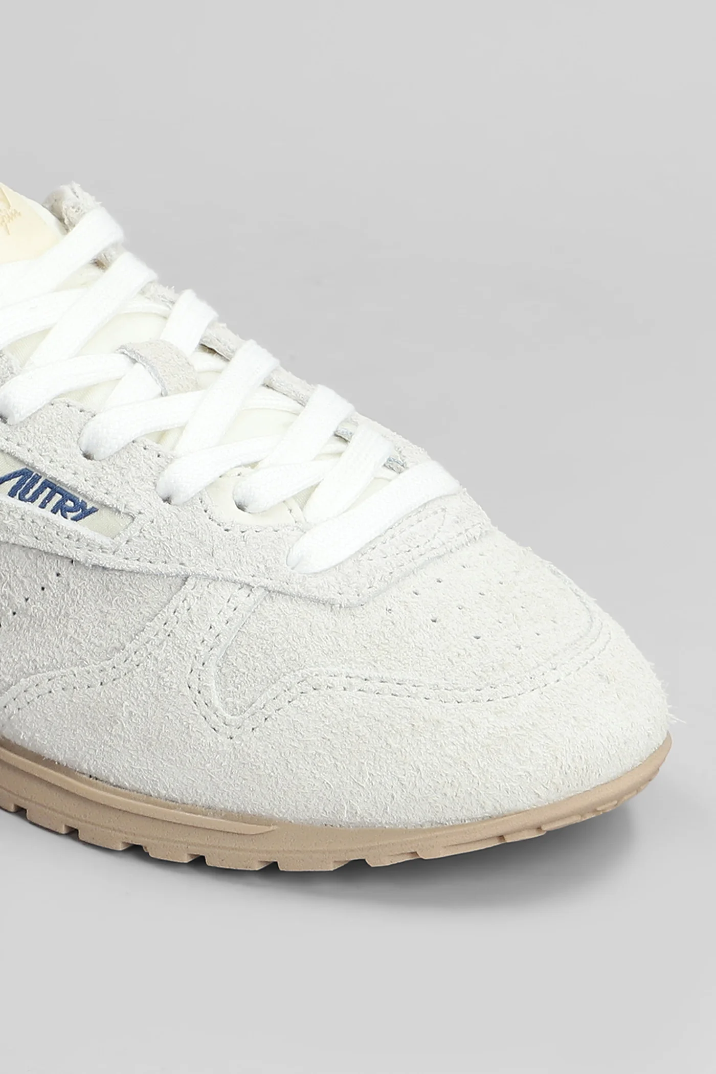 Windspin Sneakers in beige suede - Image 5