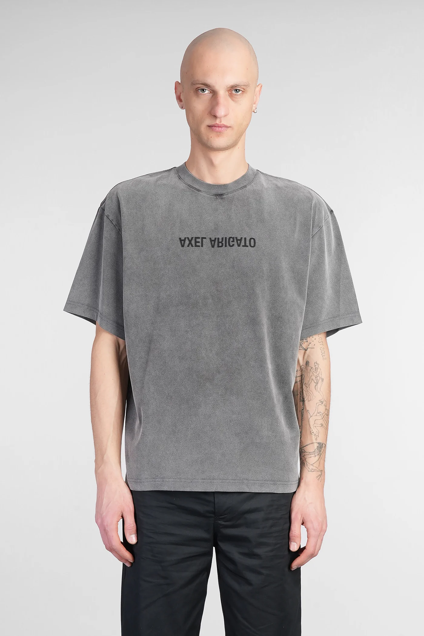 Distort T-Shirt in black cotton