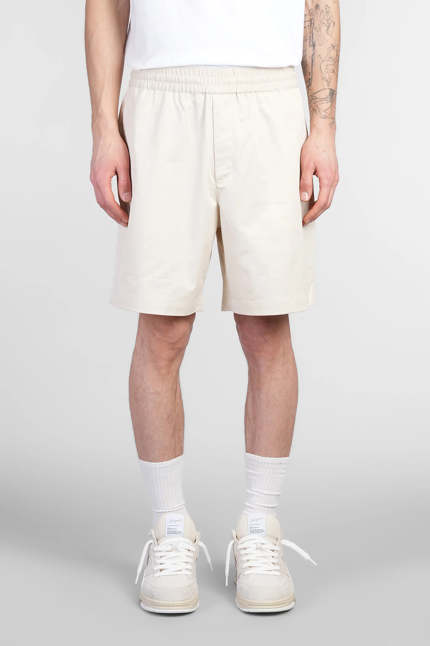 Stitch Shorts in beige cotton