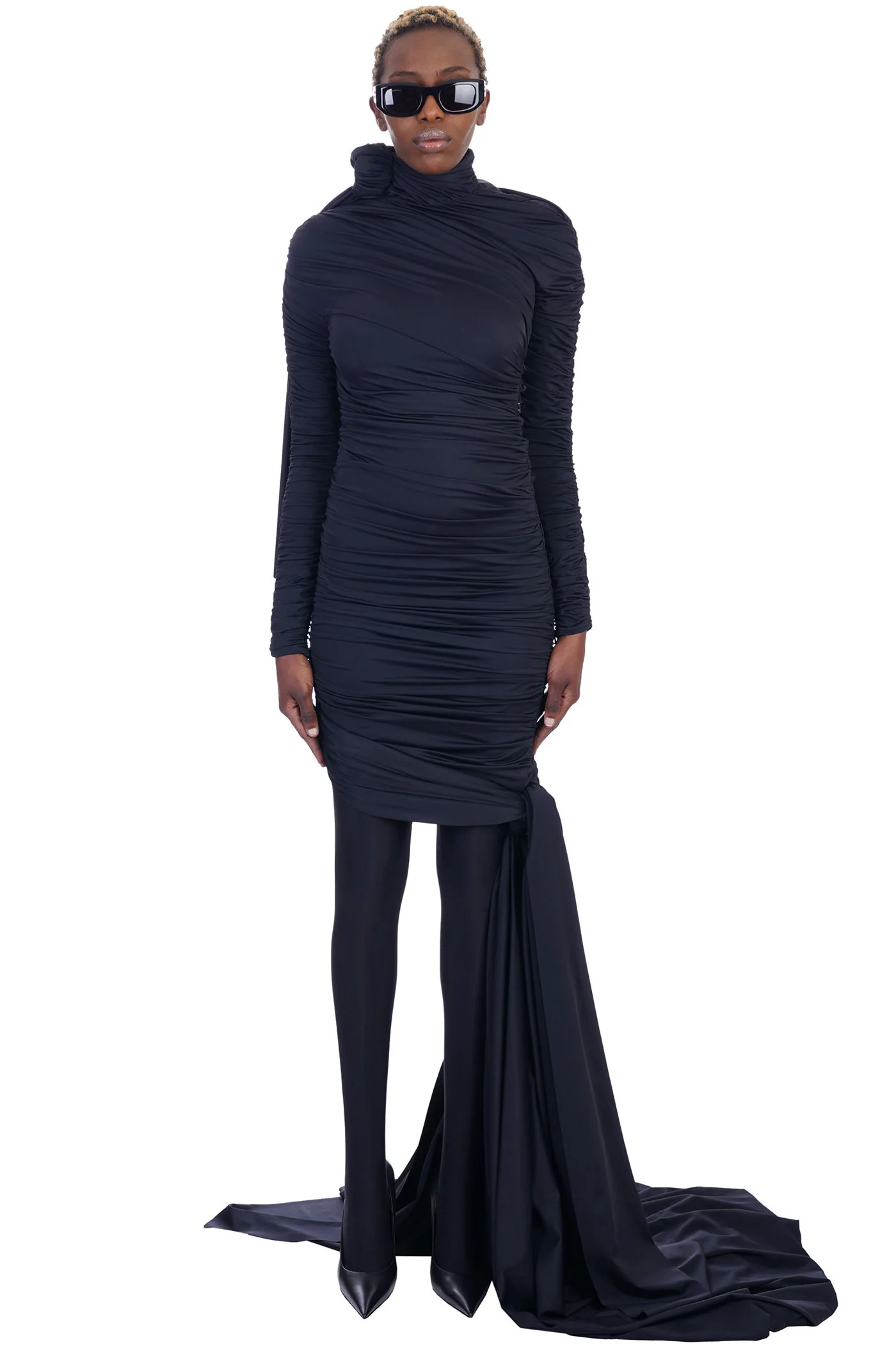 Dress woman in black synthetic fibers