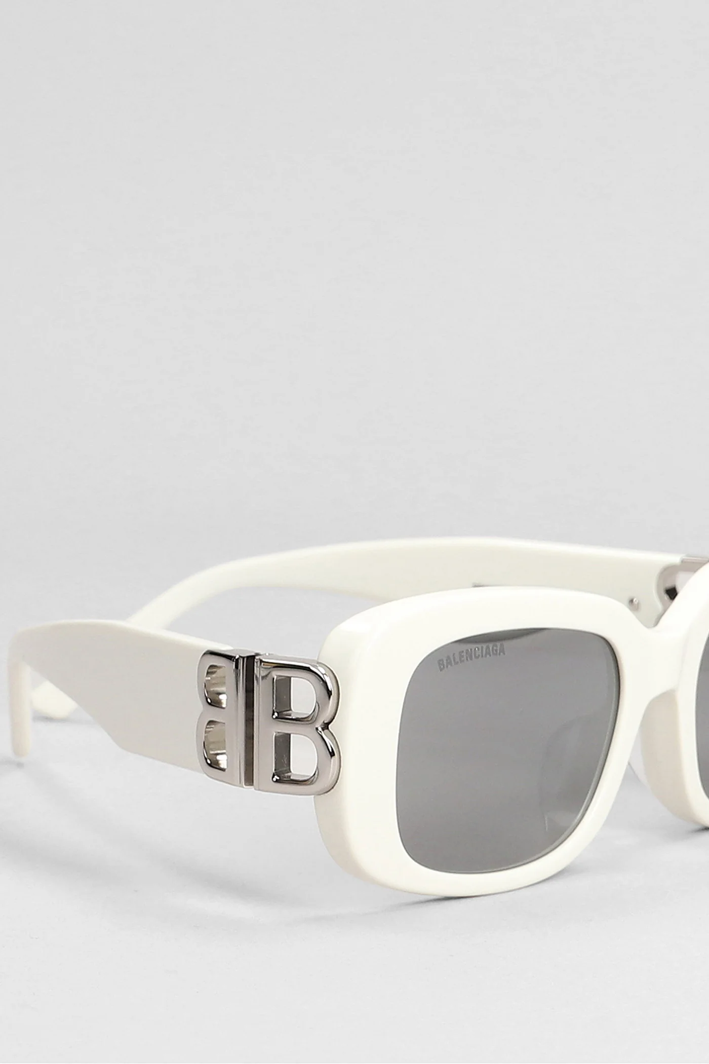 Dyn sq 2.0 Sunglasses in white acetate - Image 4