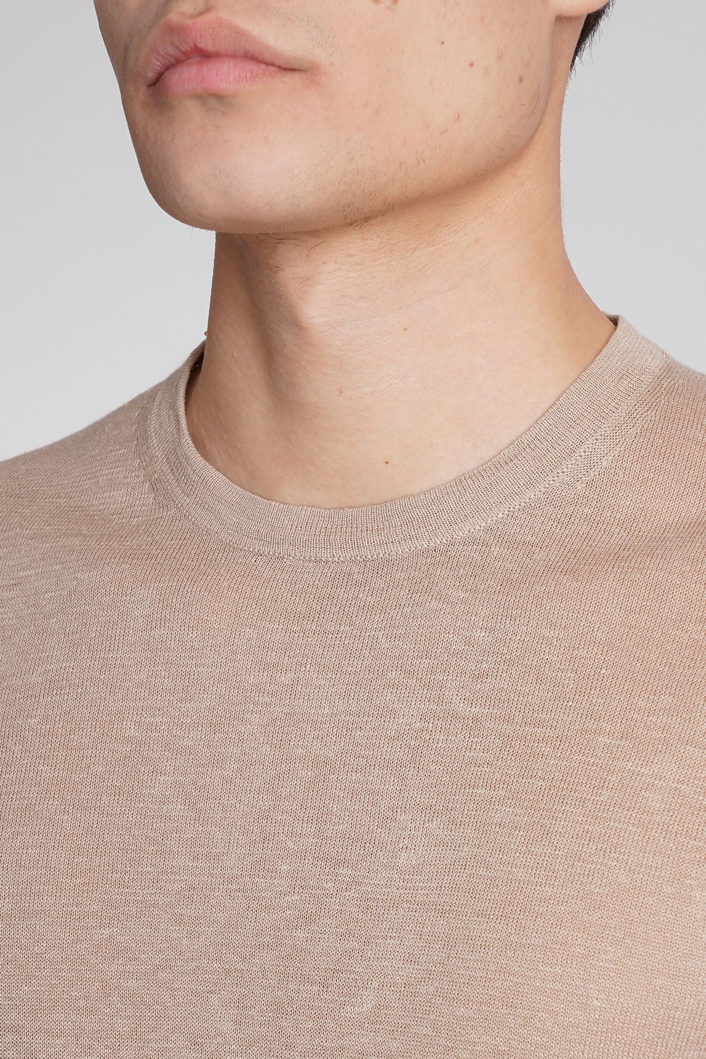 T-Shirt in beige linen - Image 5