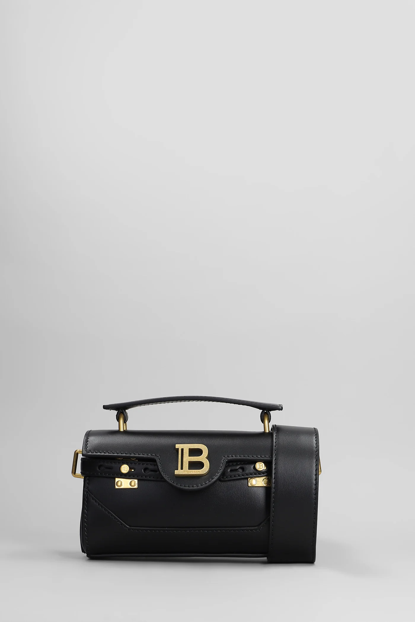 B buzz 19 Shoulder bag in black leather