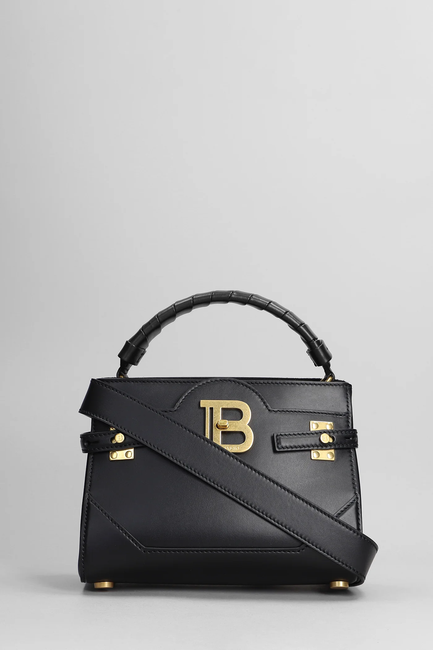B buzz 22 Shoulder bag in black leather