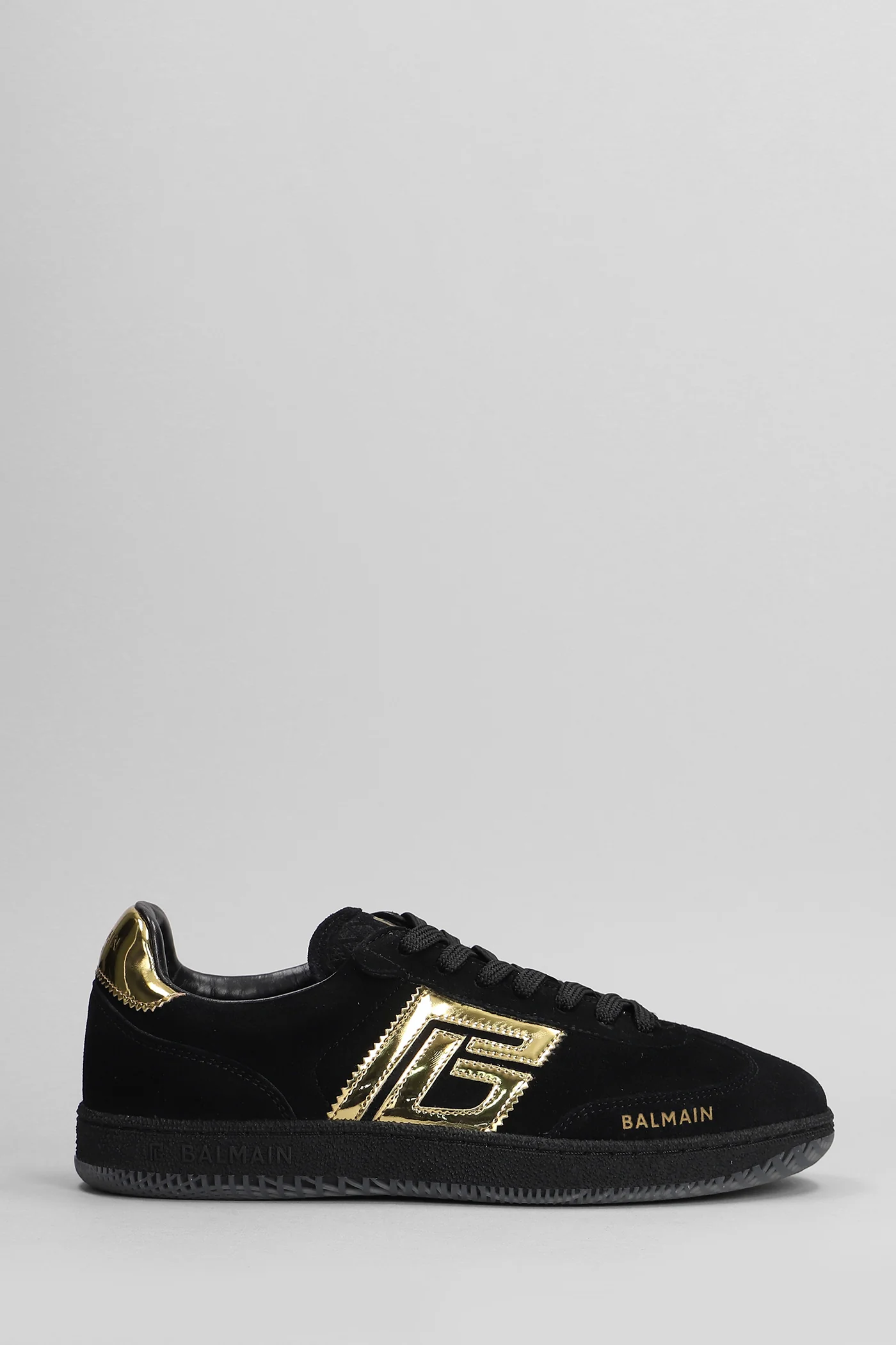 Swan Sneakers in black suede