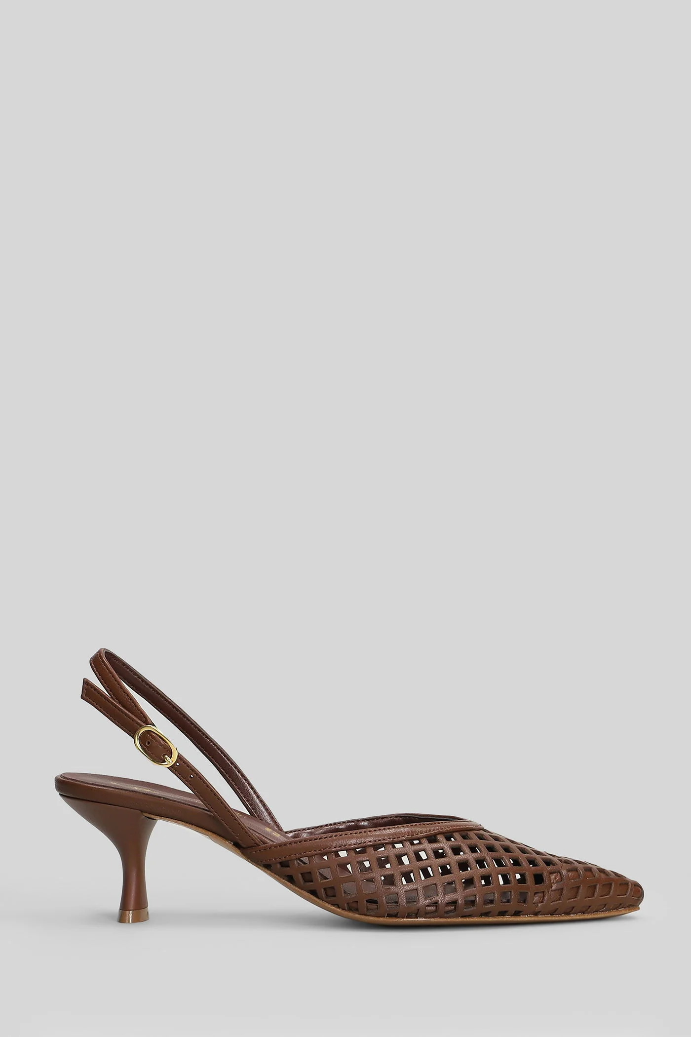 Pumps in brown leather