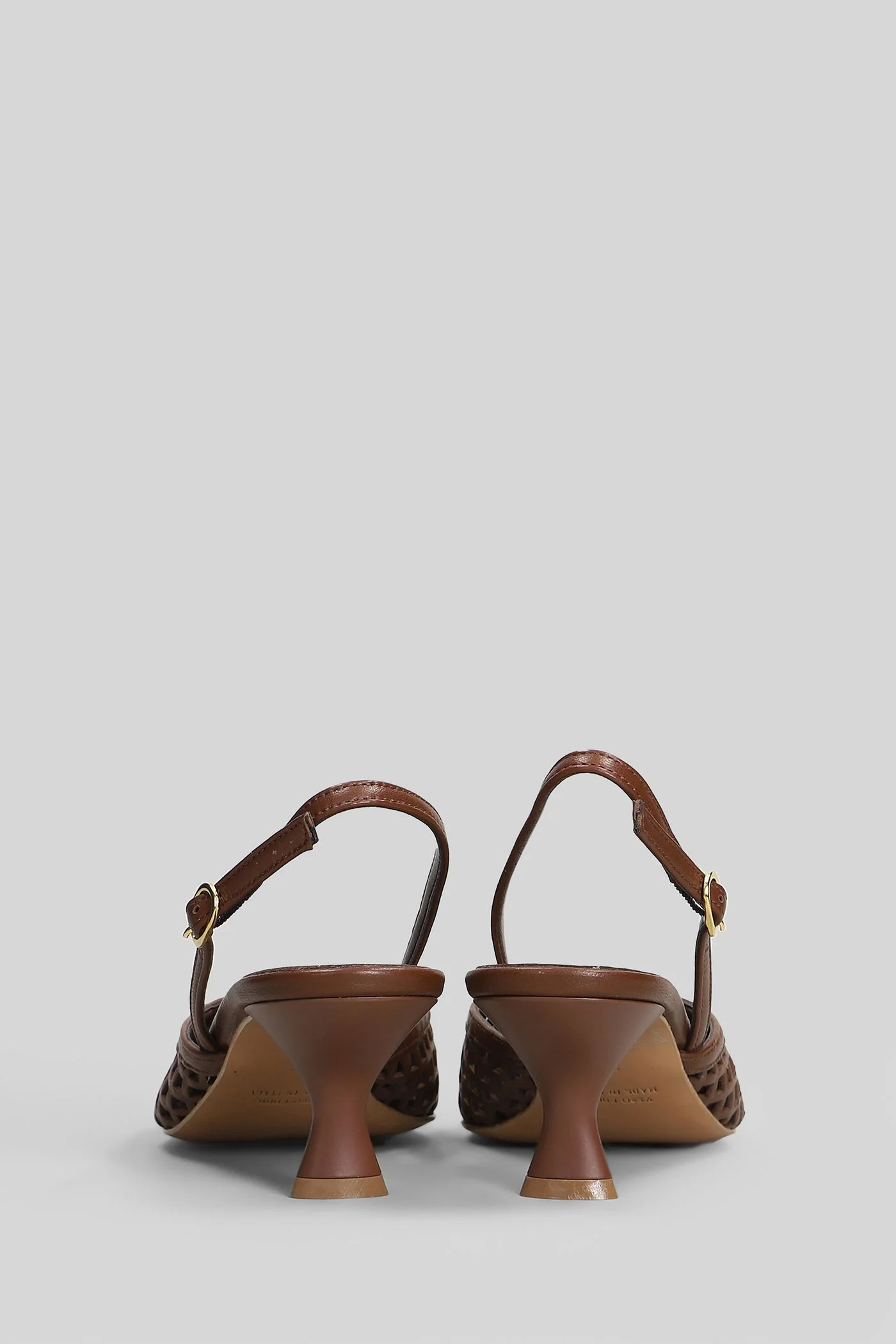 Pumps in brown leather - Image 4