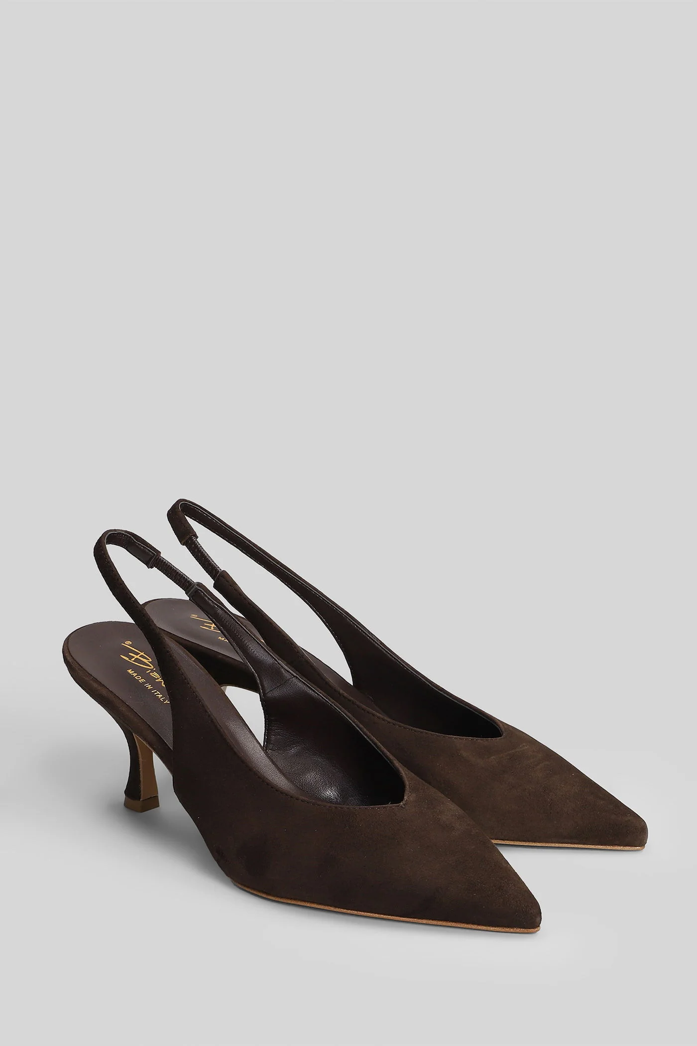 Pumps in dark brown suede - Image 2